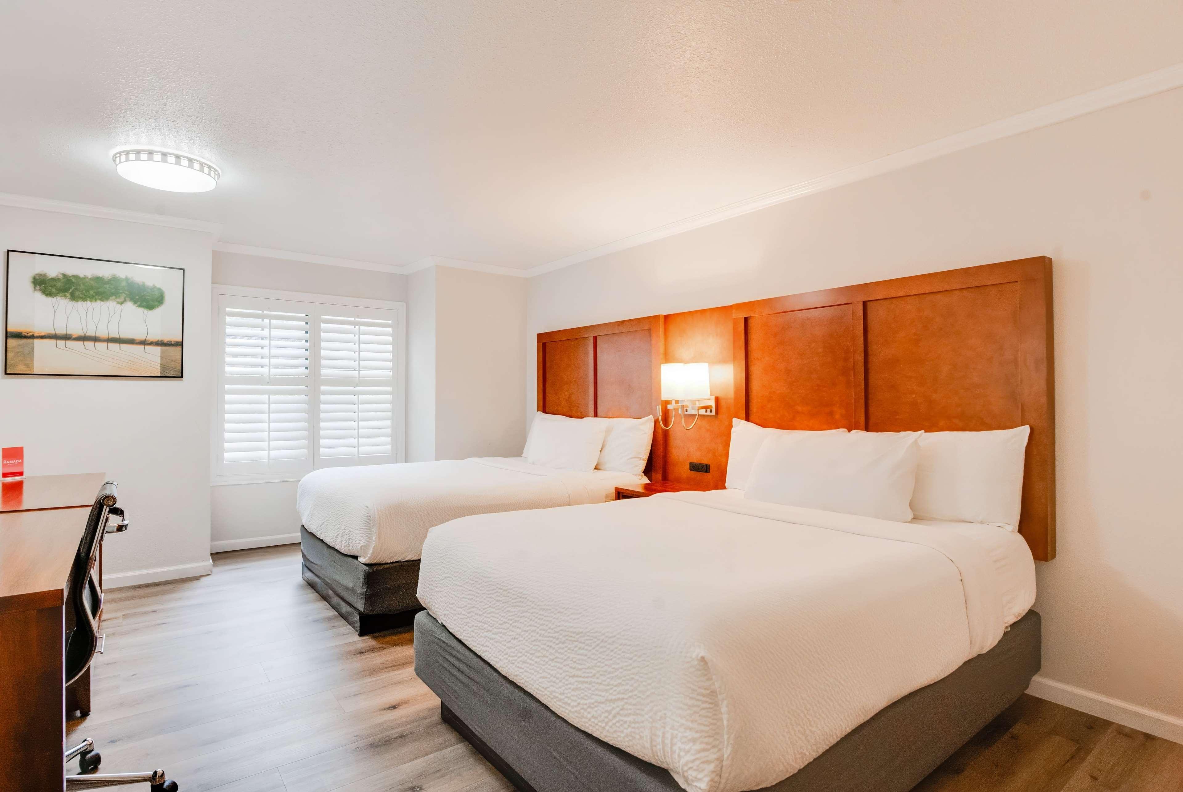 Double Two Queen Beds Non Smoking