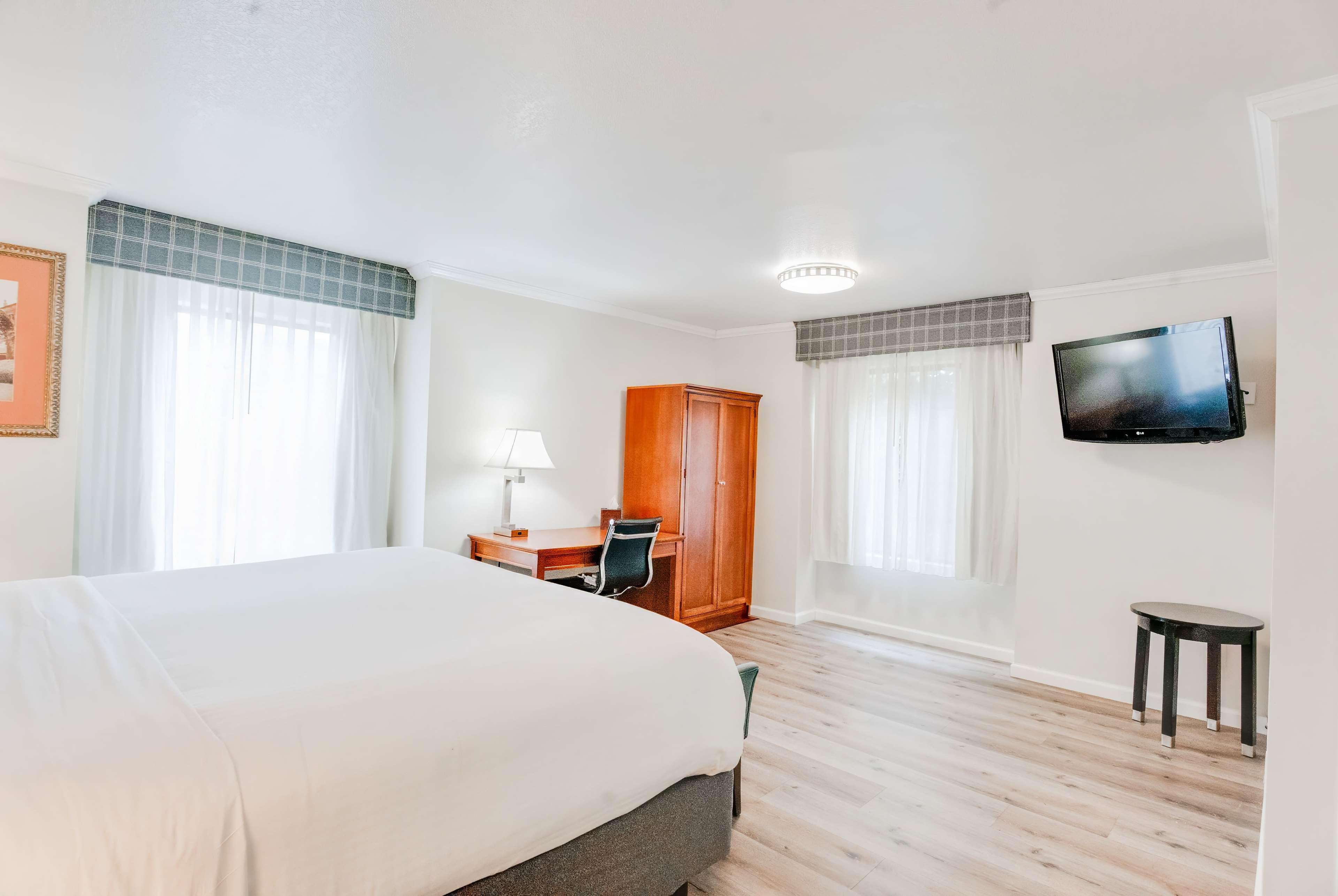 Double Queen Bed Non Smoking