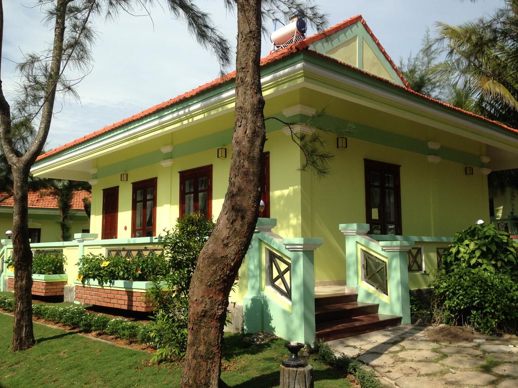Bungalow Garden View