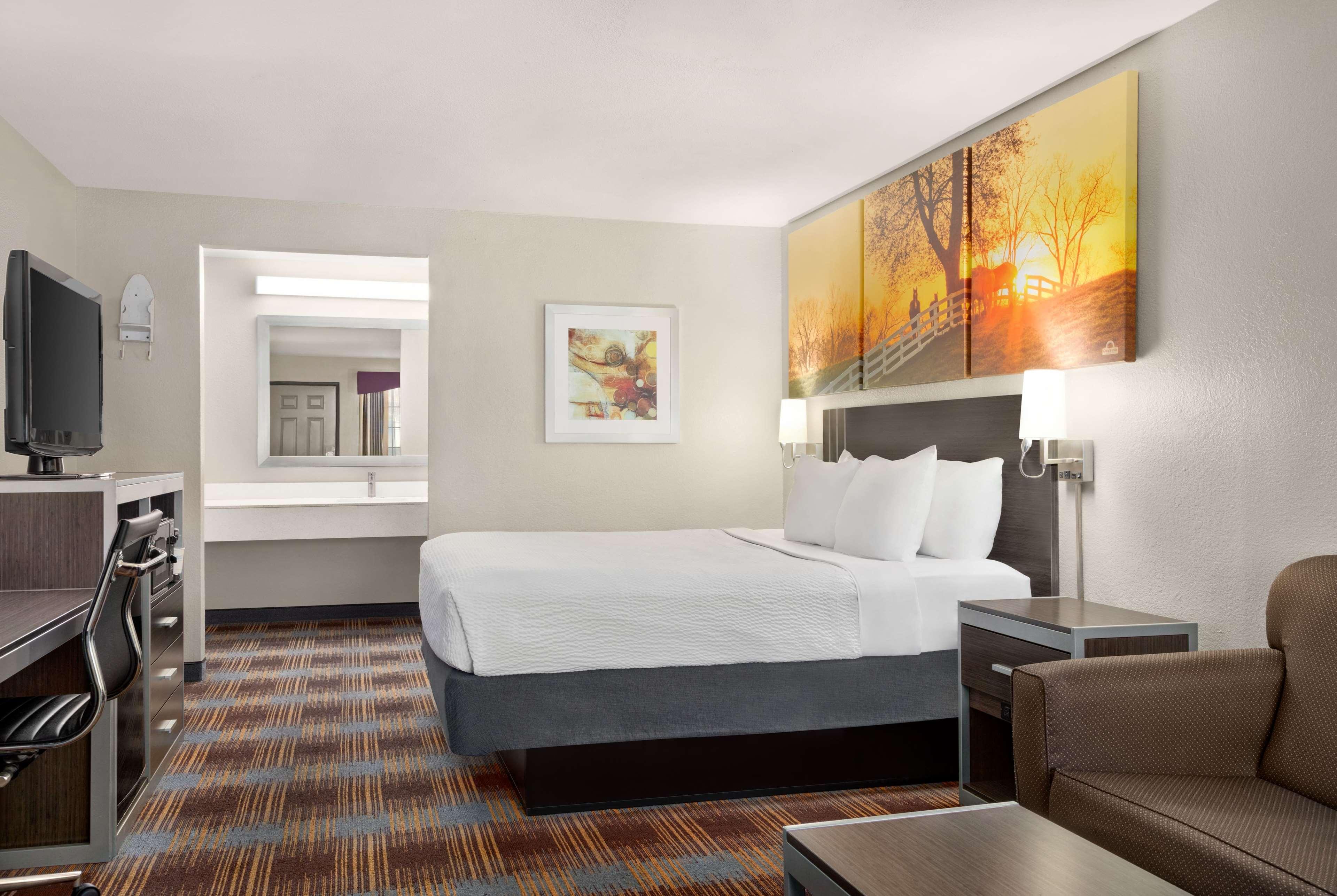 Triple King Bed Non Smoking