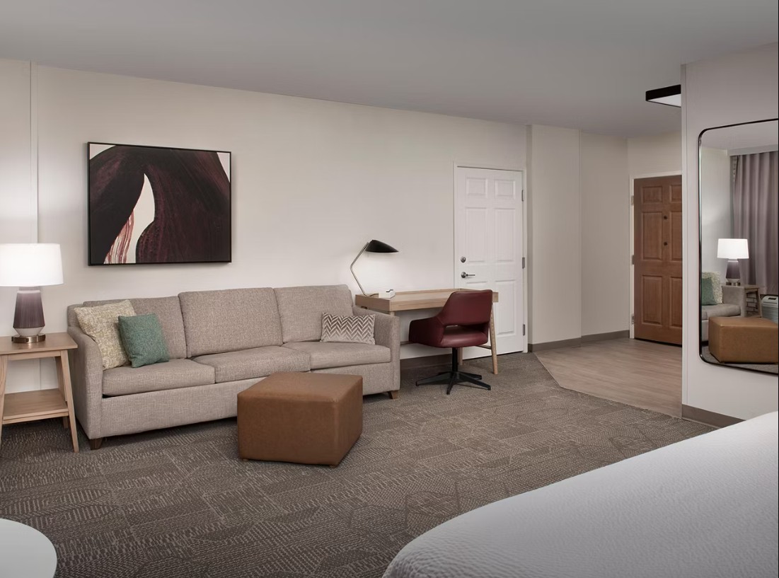 Suite Accessible King Size Bed