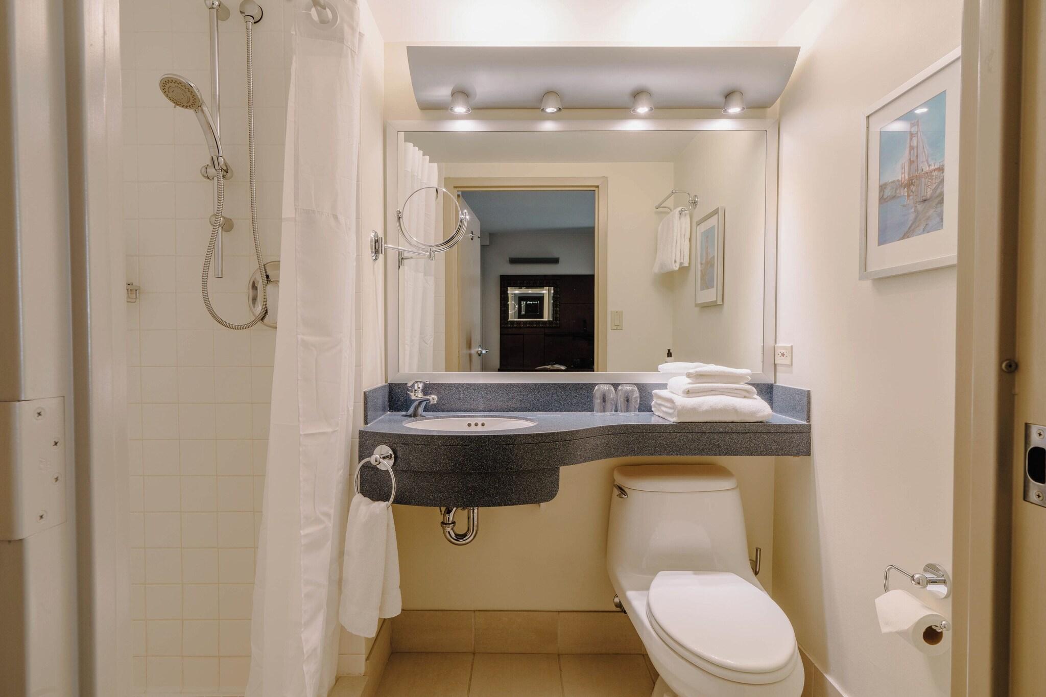 Suite Queen Size Bed