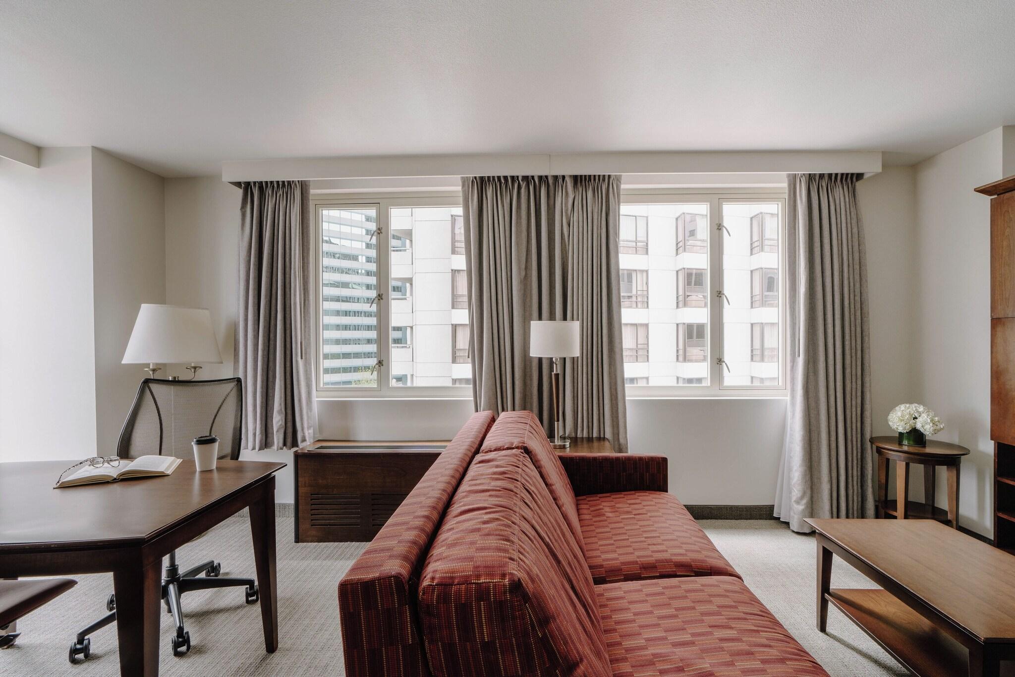 Suite Queen Size Bed