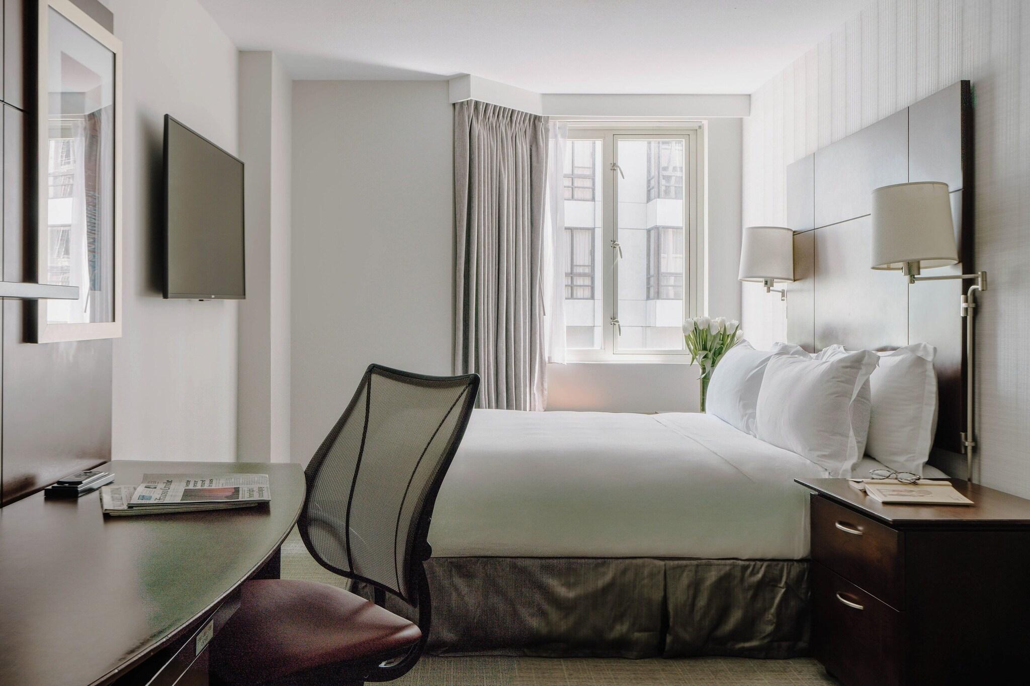 Suite Queen Size Bed