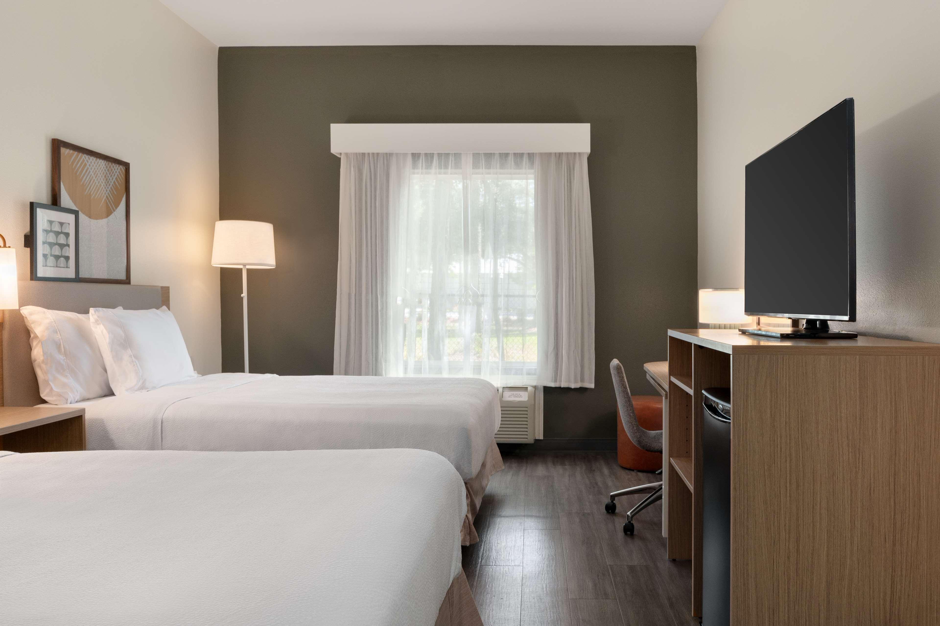 Double or Twin Two Queen Beds