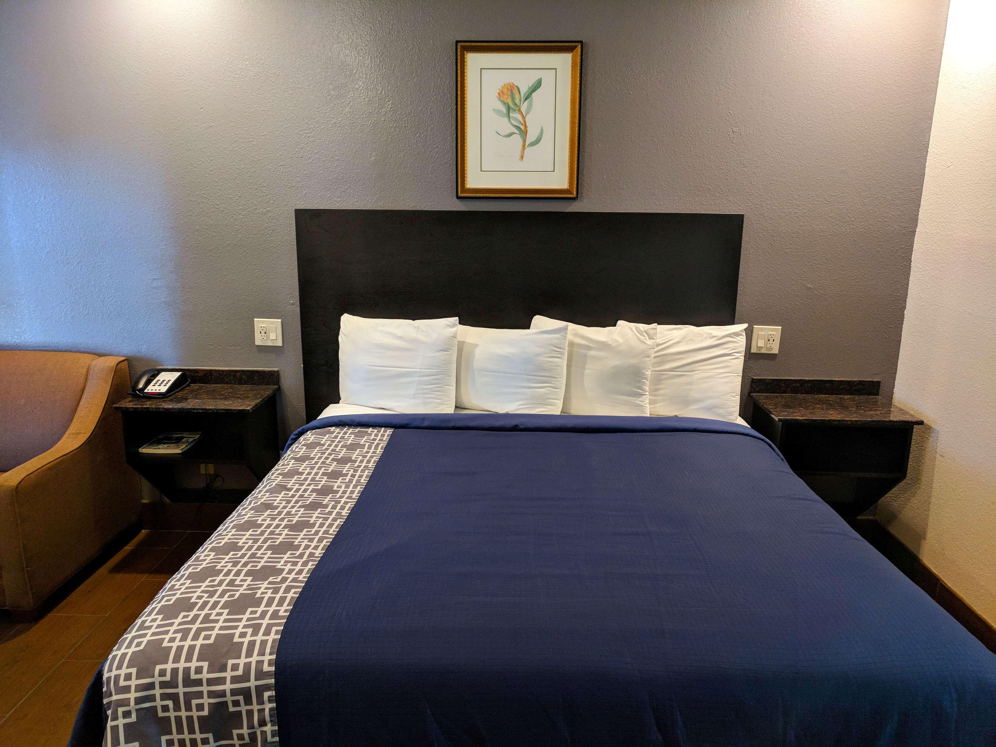 Double Deluxe King Bed