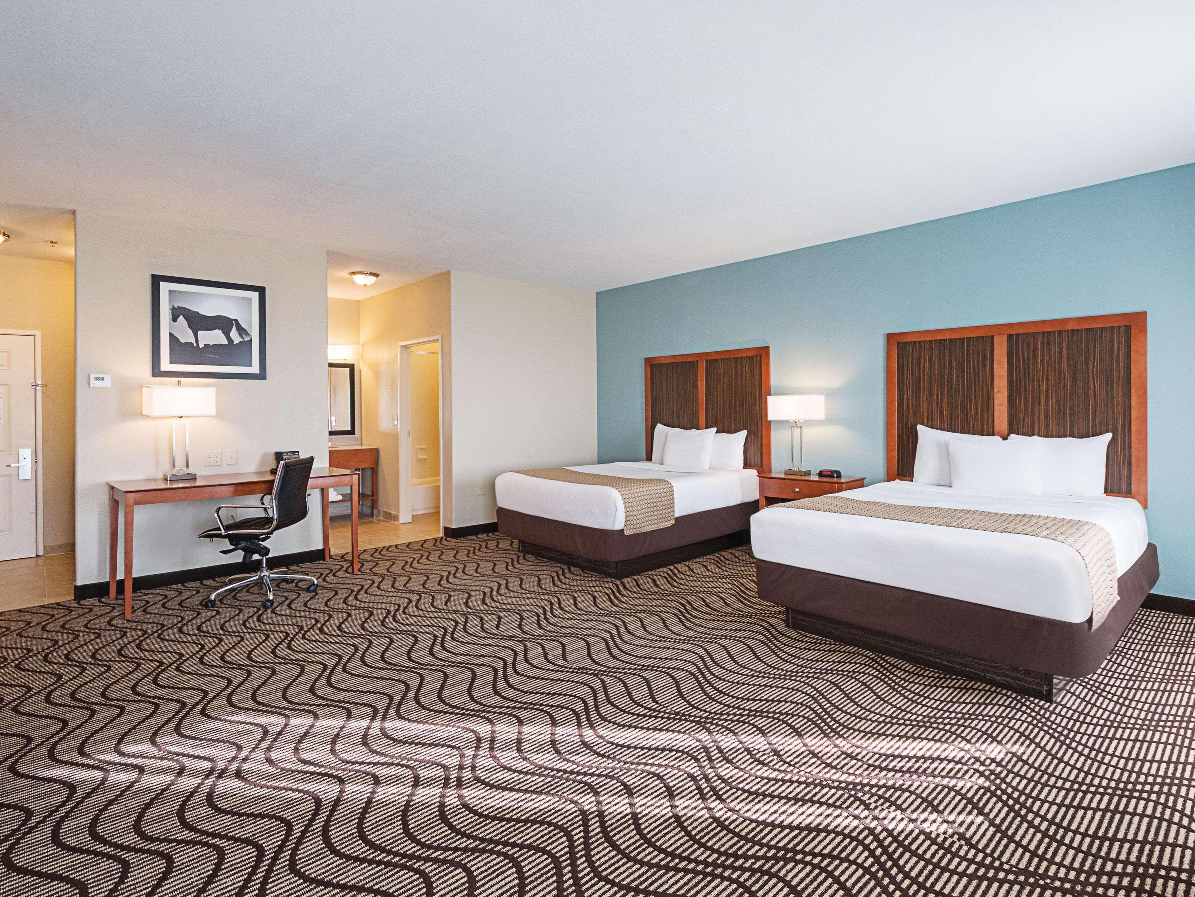 Suite Deluxe Two Queen Beds