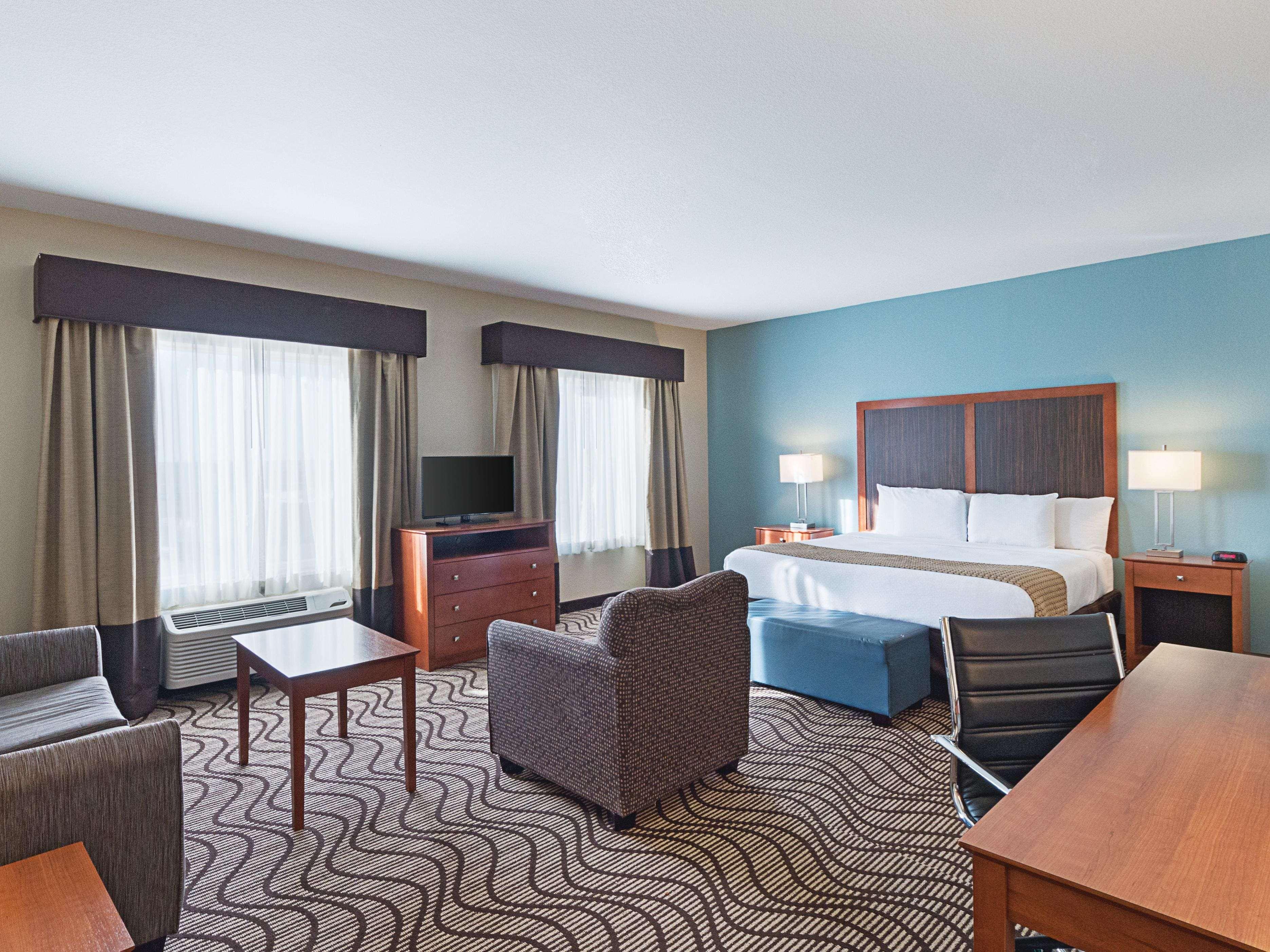 Suite Deluxe King Bed