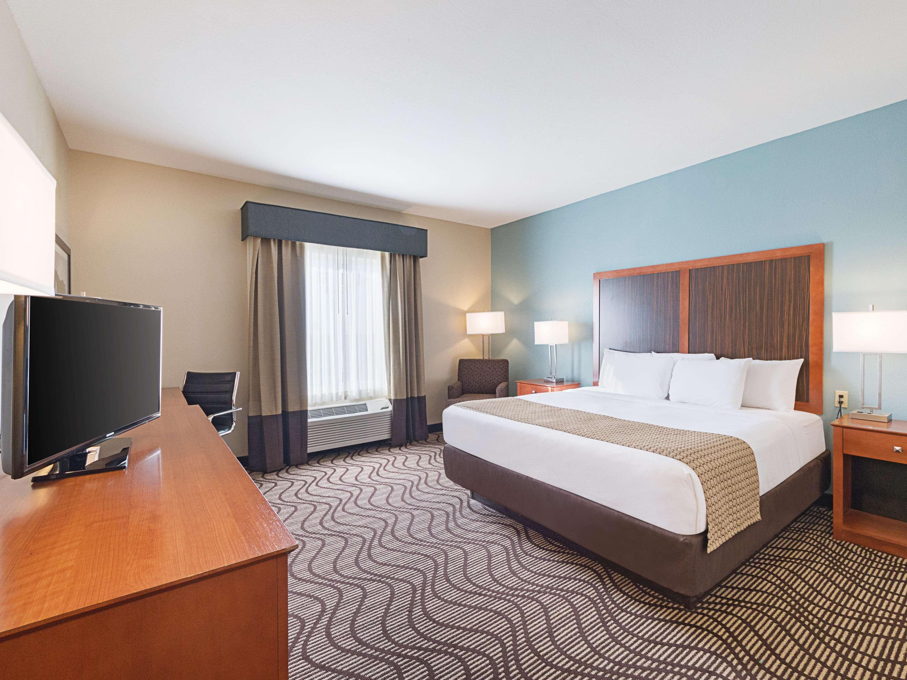 Double King Bed Non Smoking