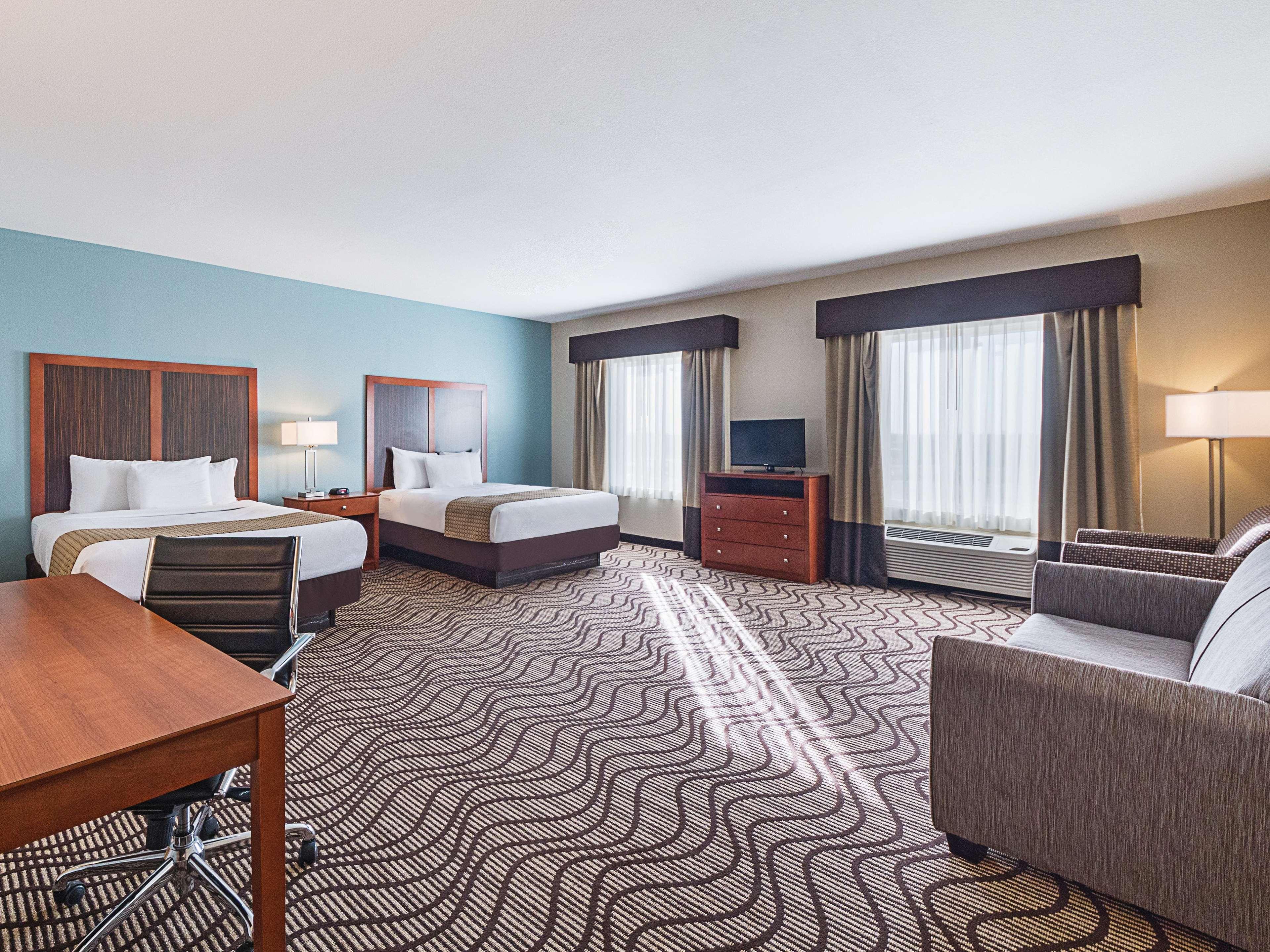 Suite Deluxe Two Queen Beds