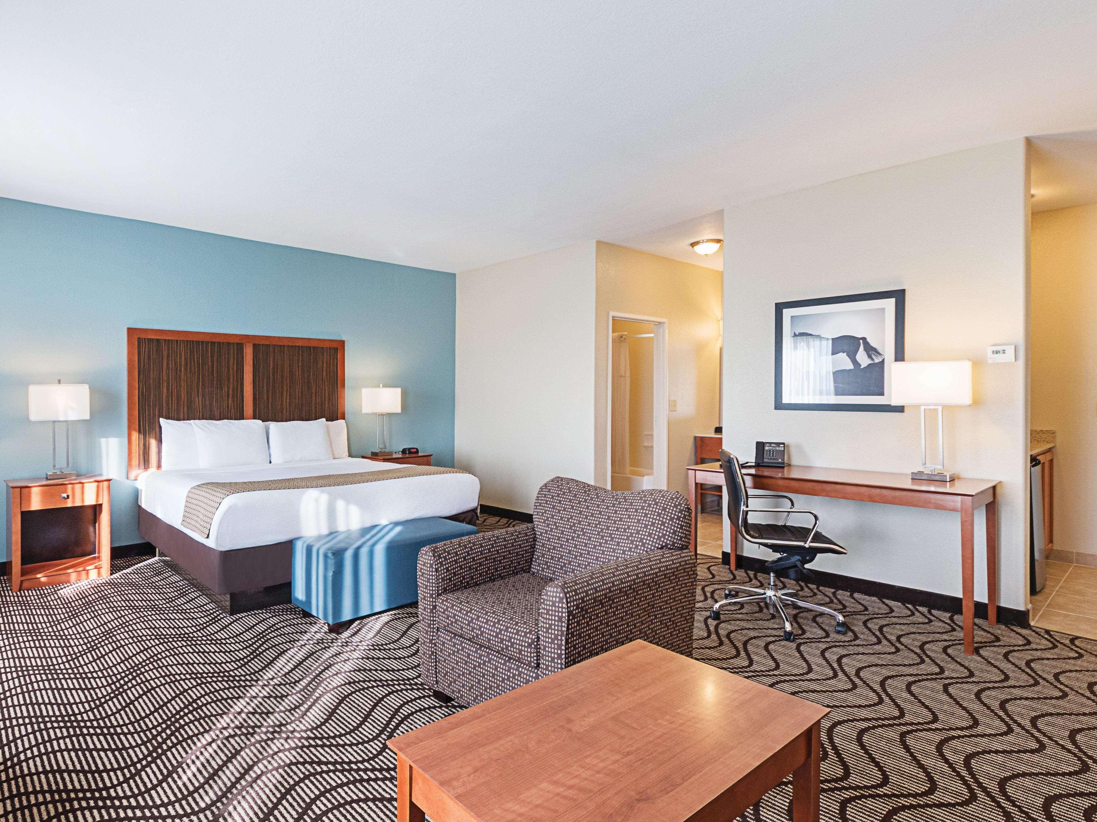 Suite Deluxe King Bed