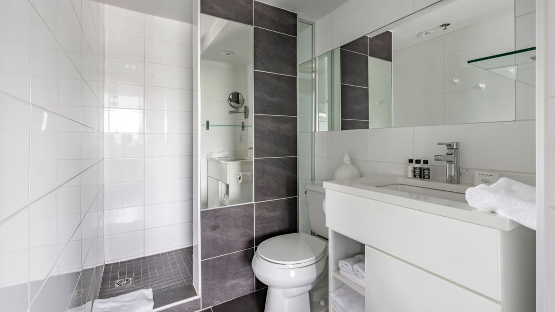 Double Deluxe One Bed