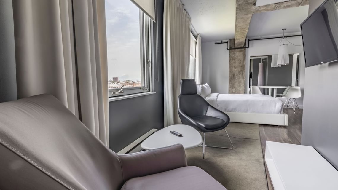 Double Deluxe One Bed