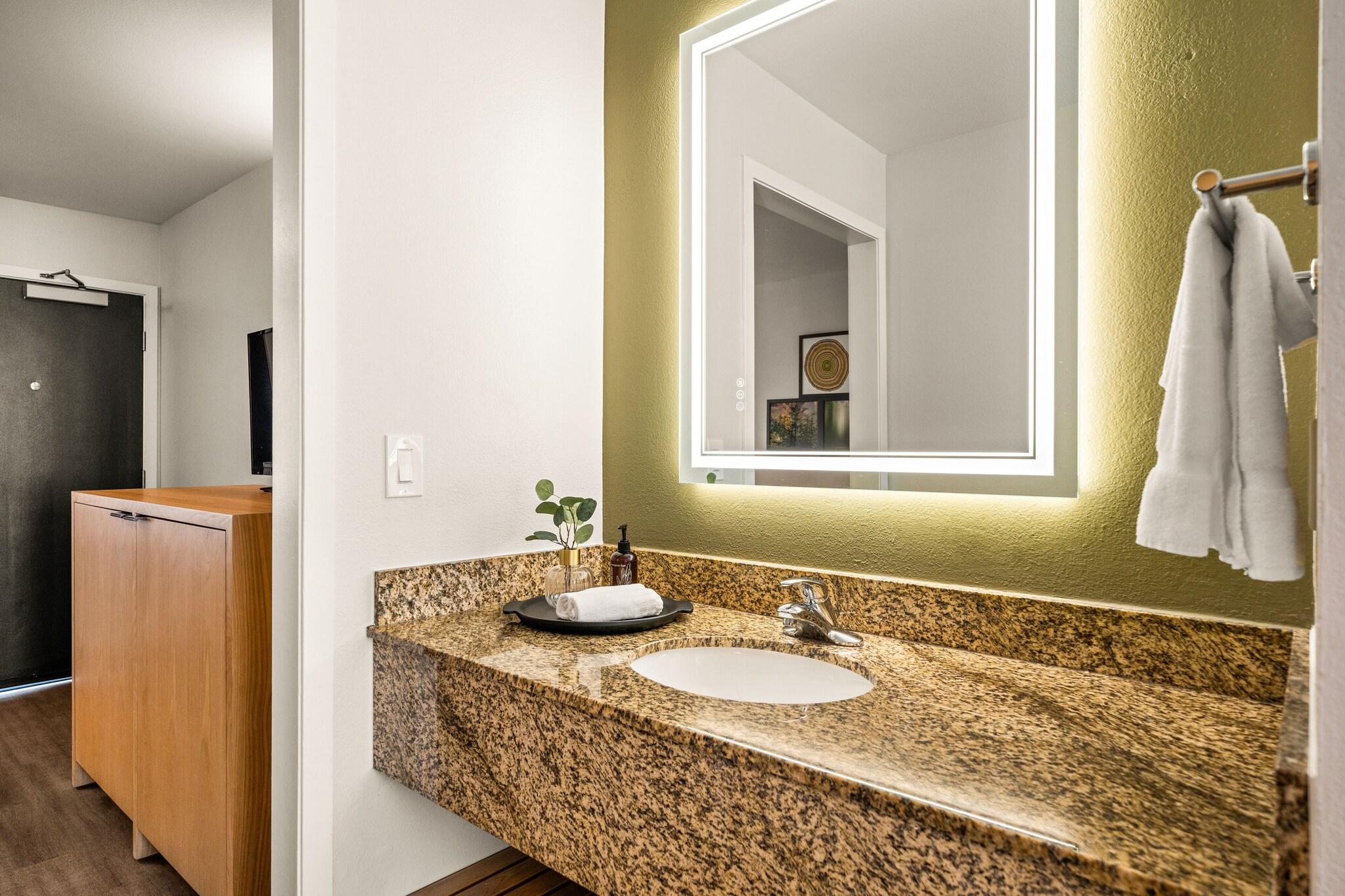 Suite Deluxe King Bed