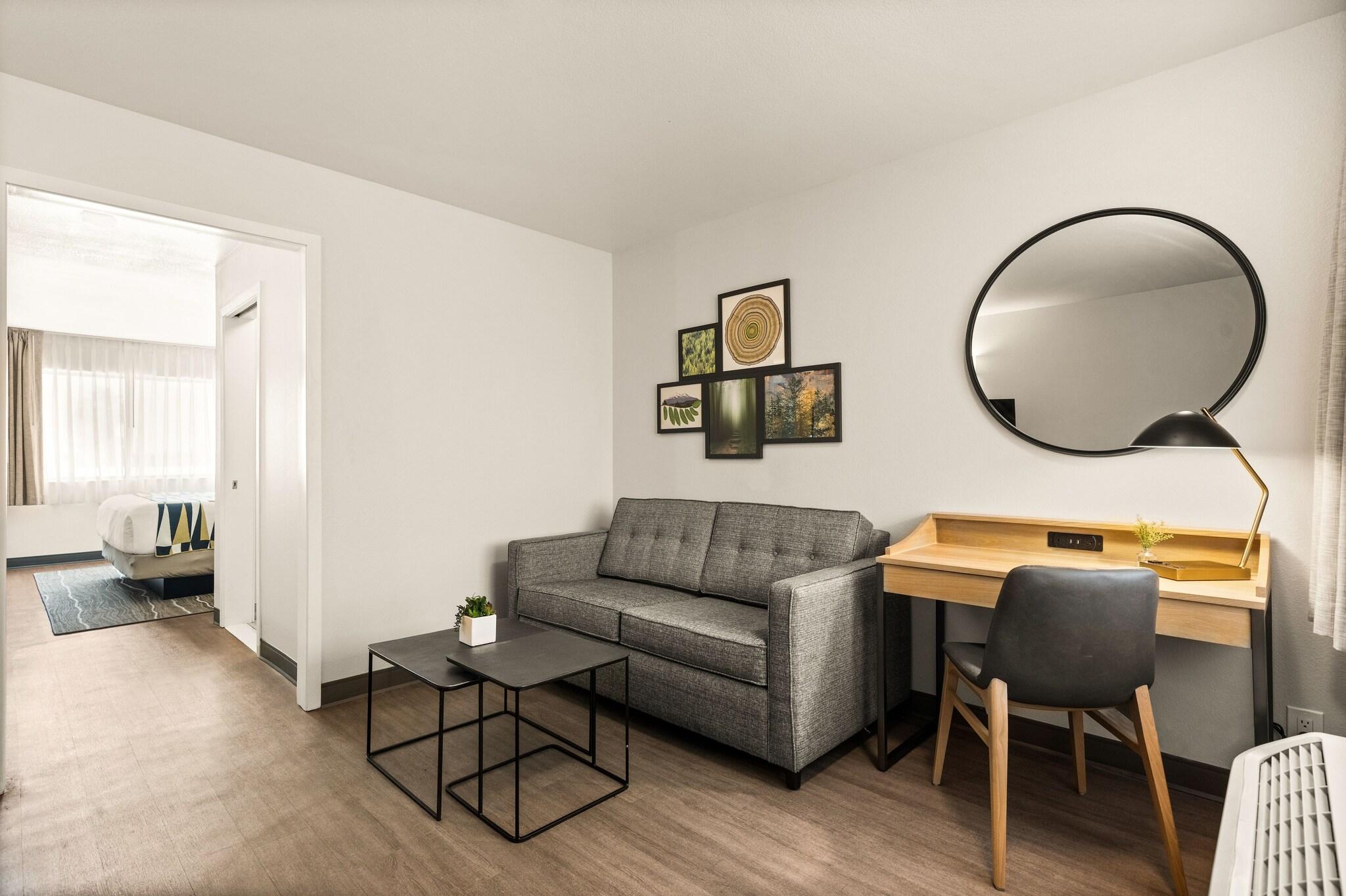 Suite Deluxe King Bed