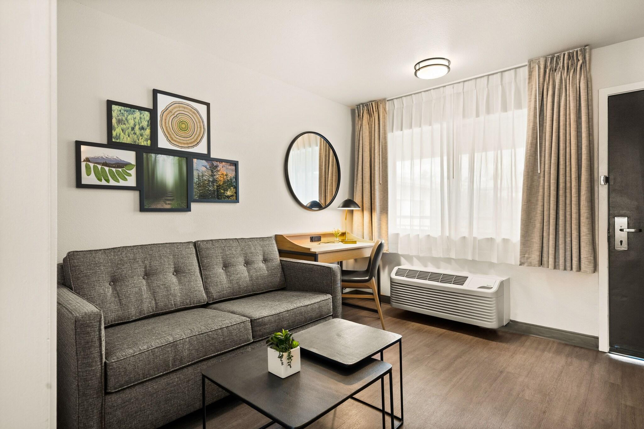 Suite Deluxe King Bed