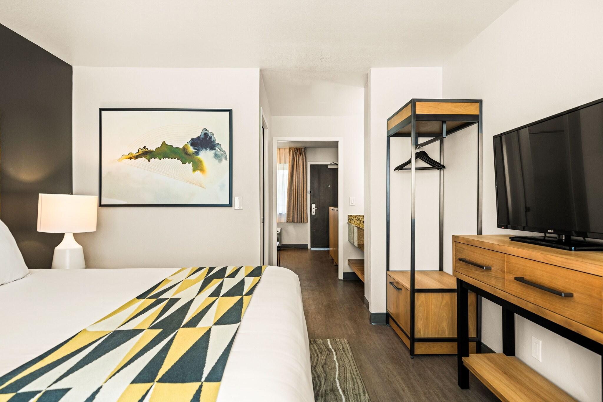 Suite Deluxe King Bed