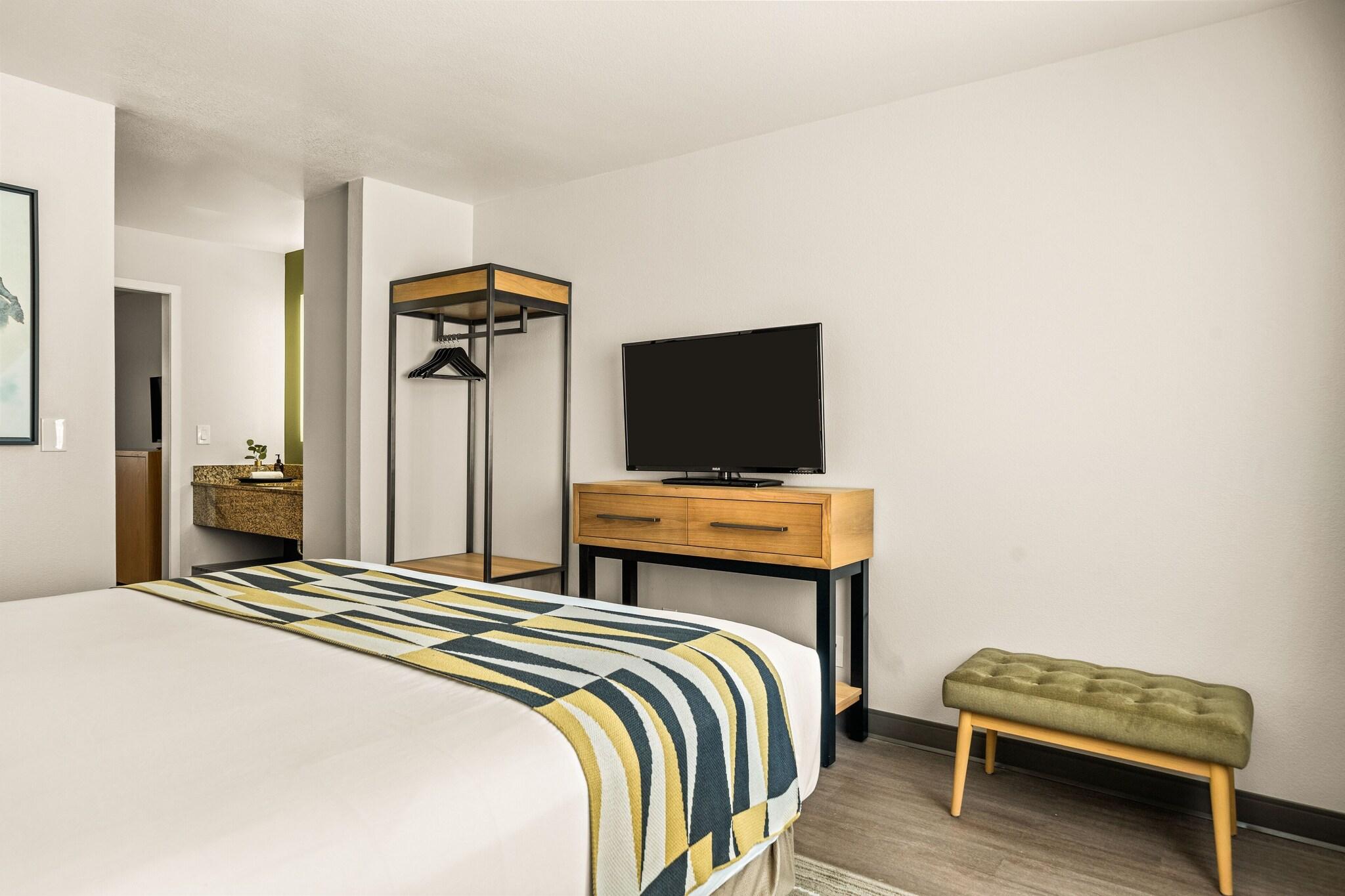 Suite Deluxe King Bed