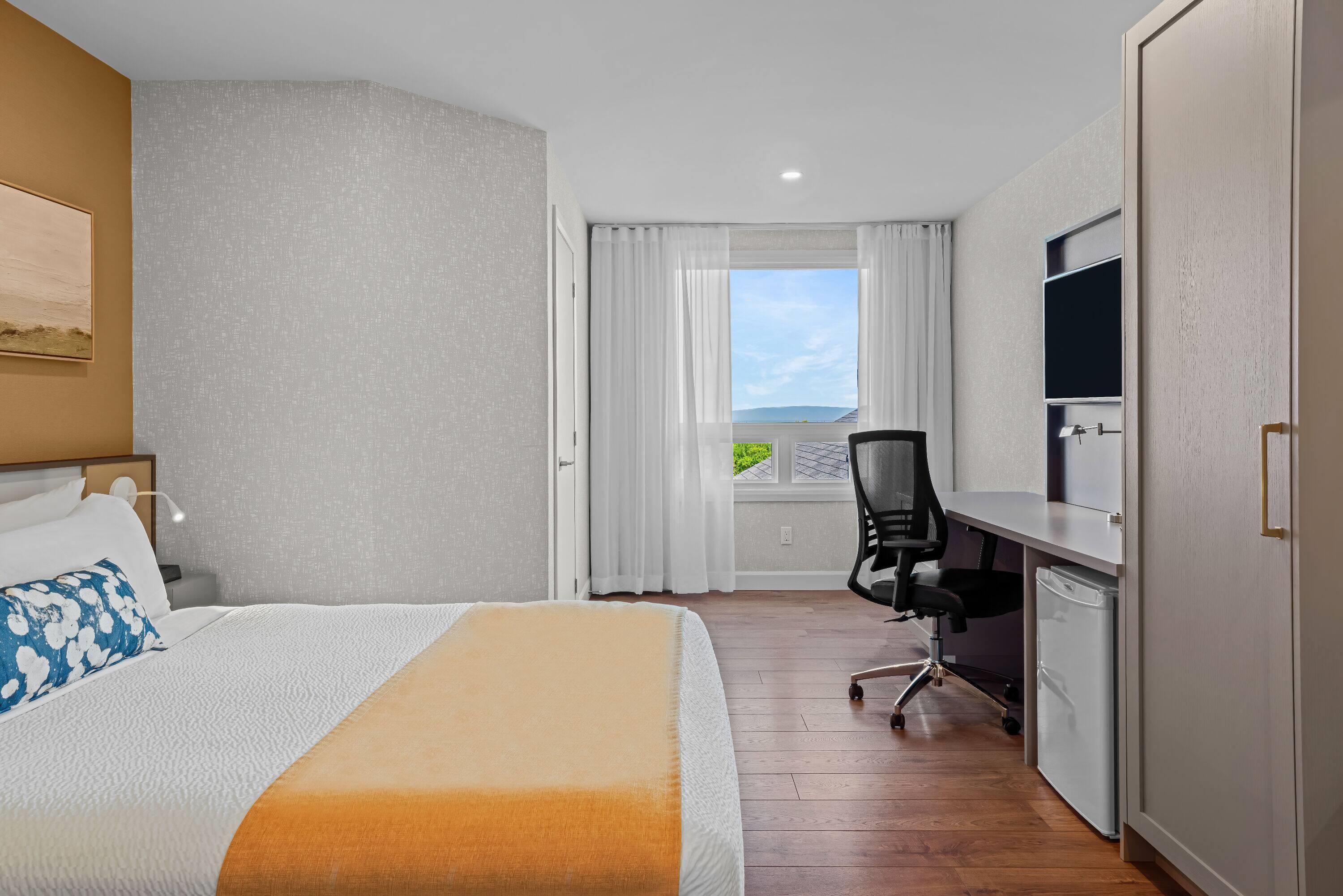 Double Queen Bed Non Smoking