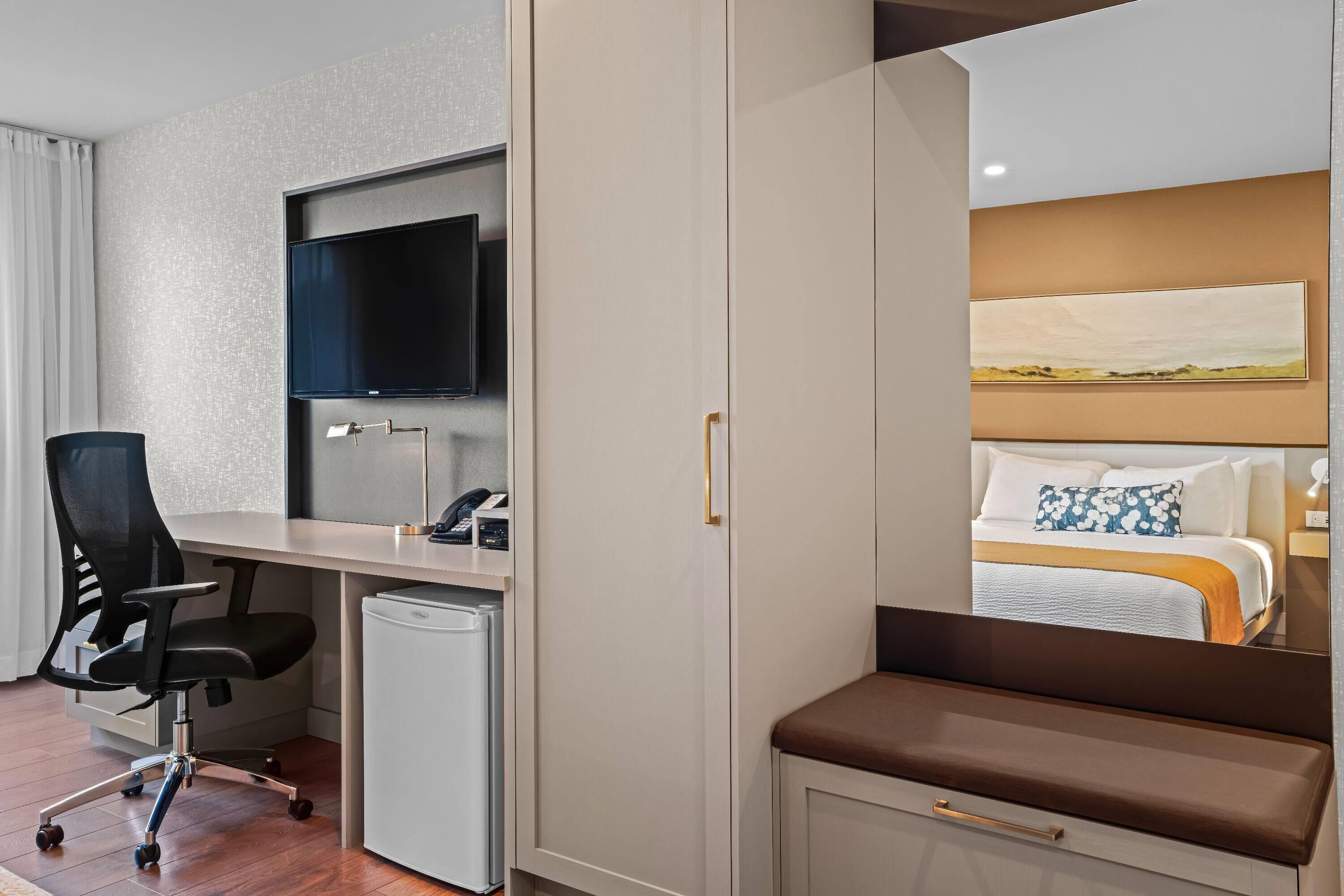 Double Queen Bed Non Smoking