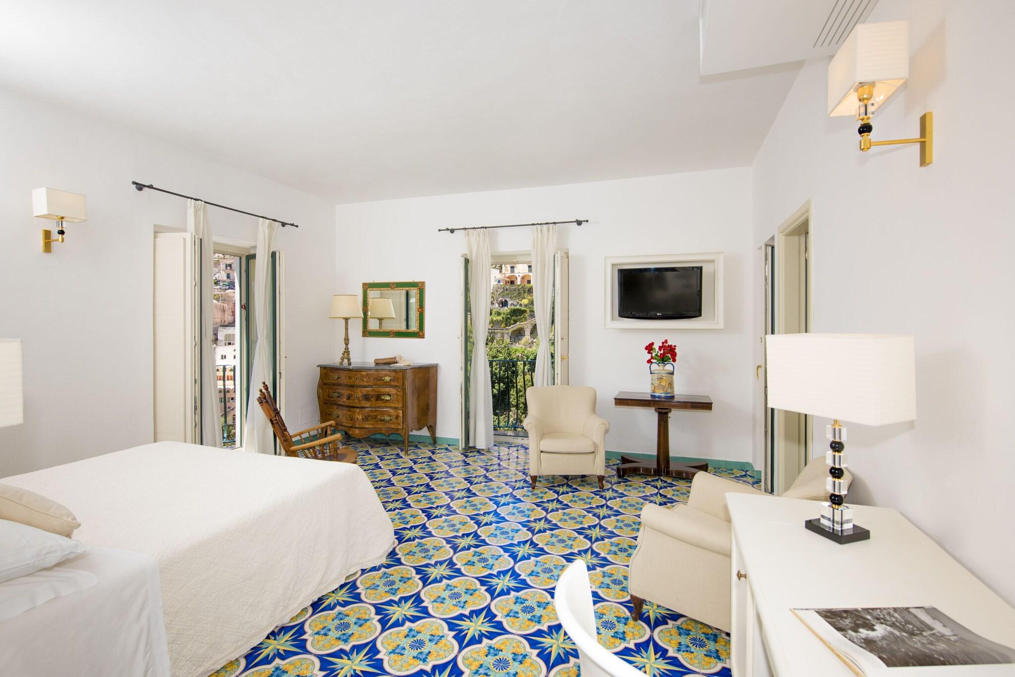 Junior Suite Sea View King Bed