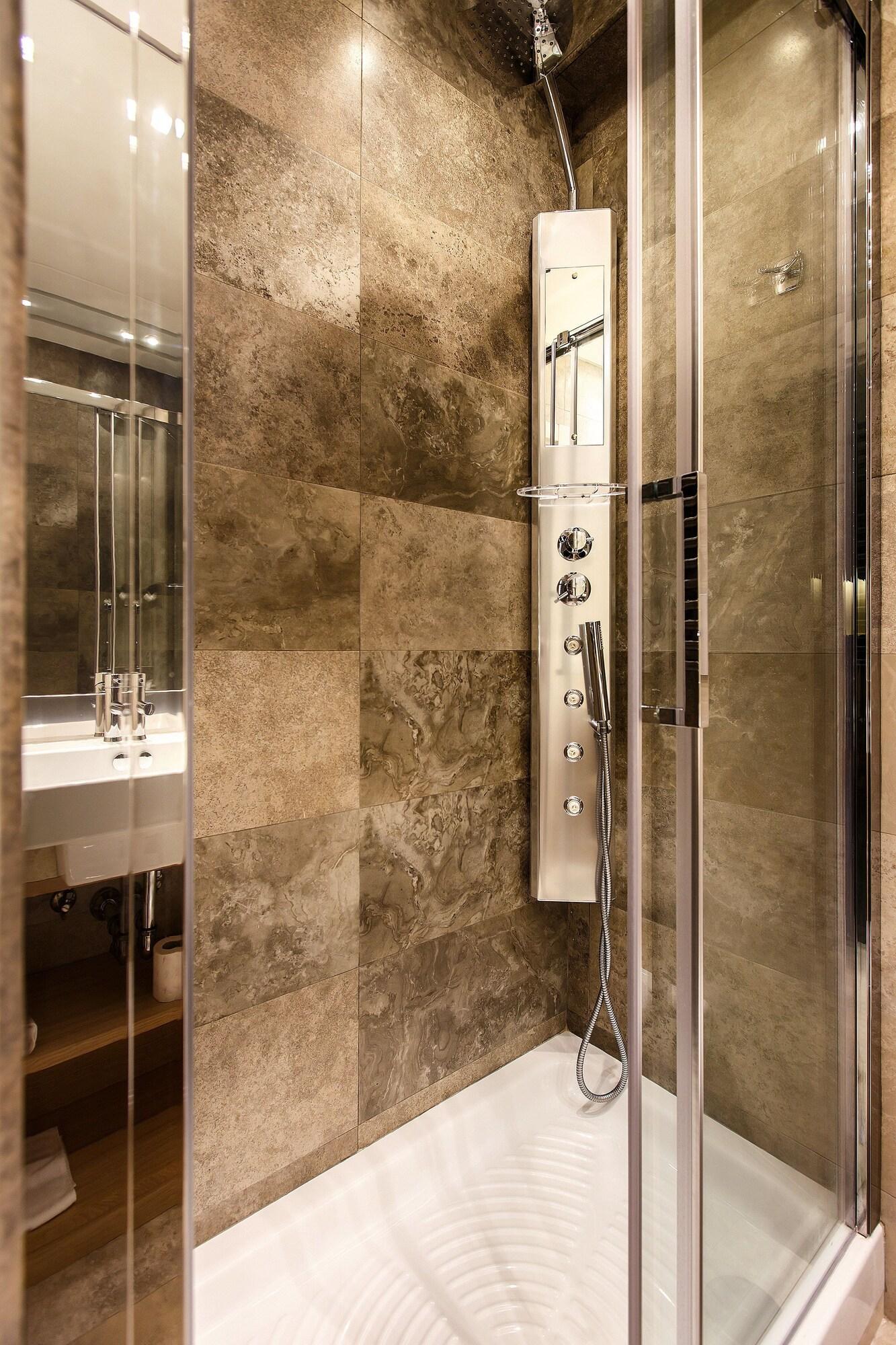 Double Superior Queen Bed