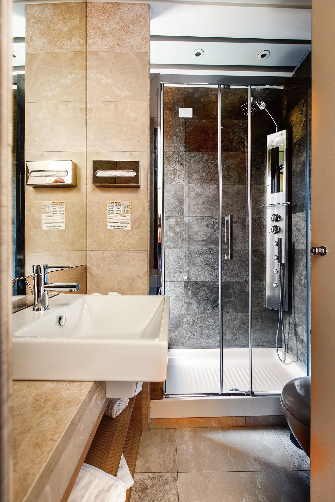 Double Superior Queen Bed