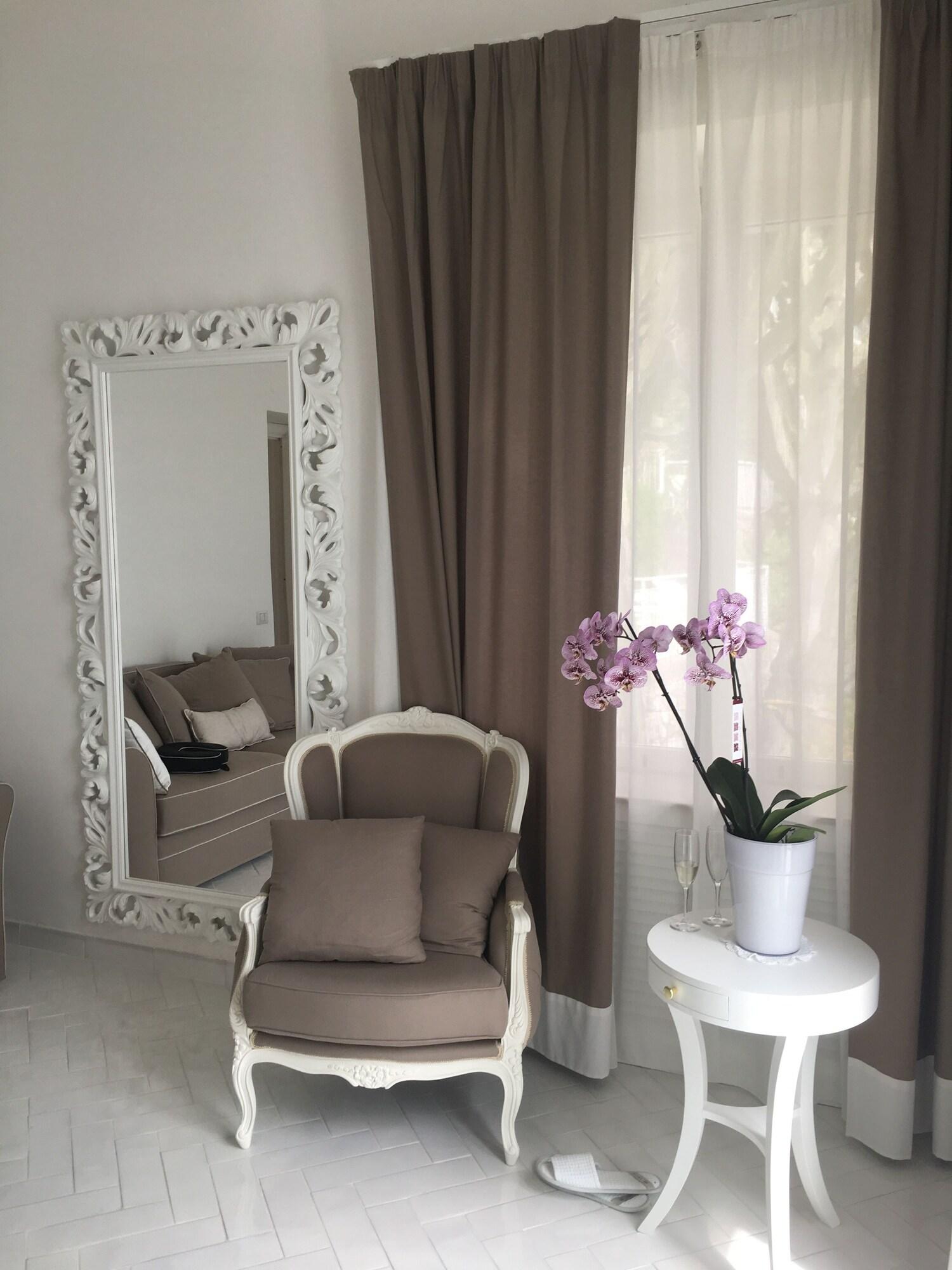 Suite Deluxe Queen Bed