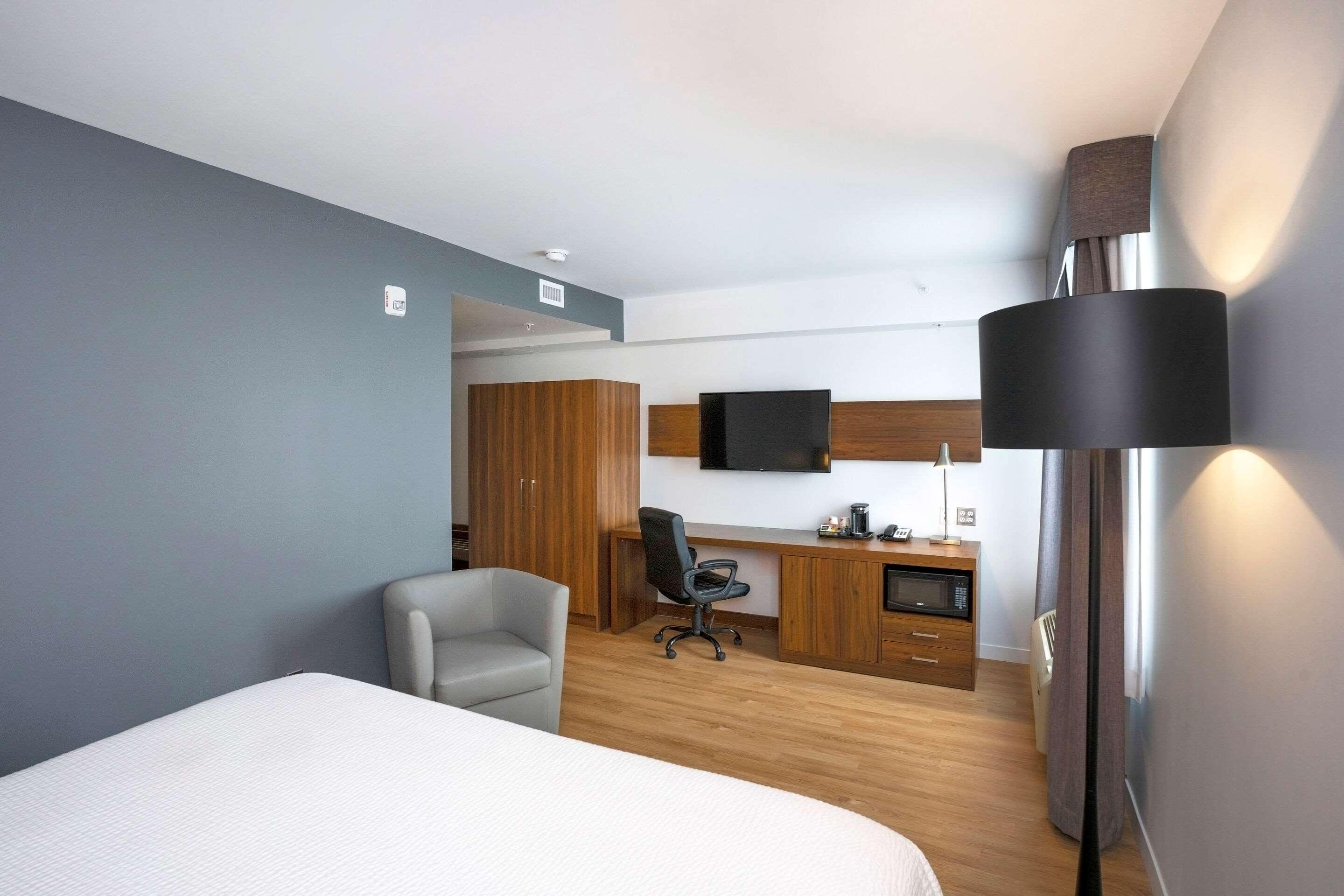 Double Accessible King Size Bed