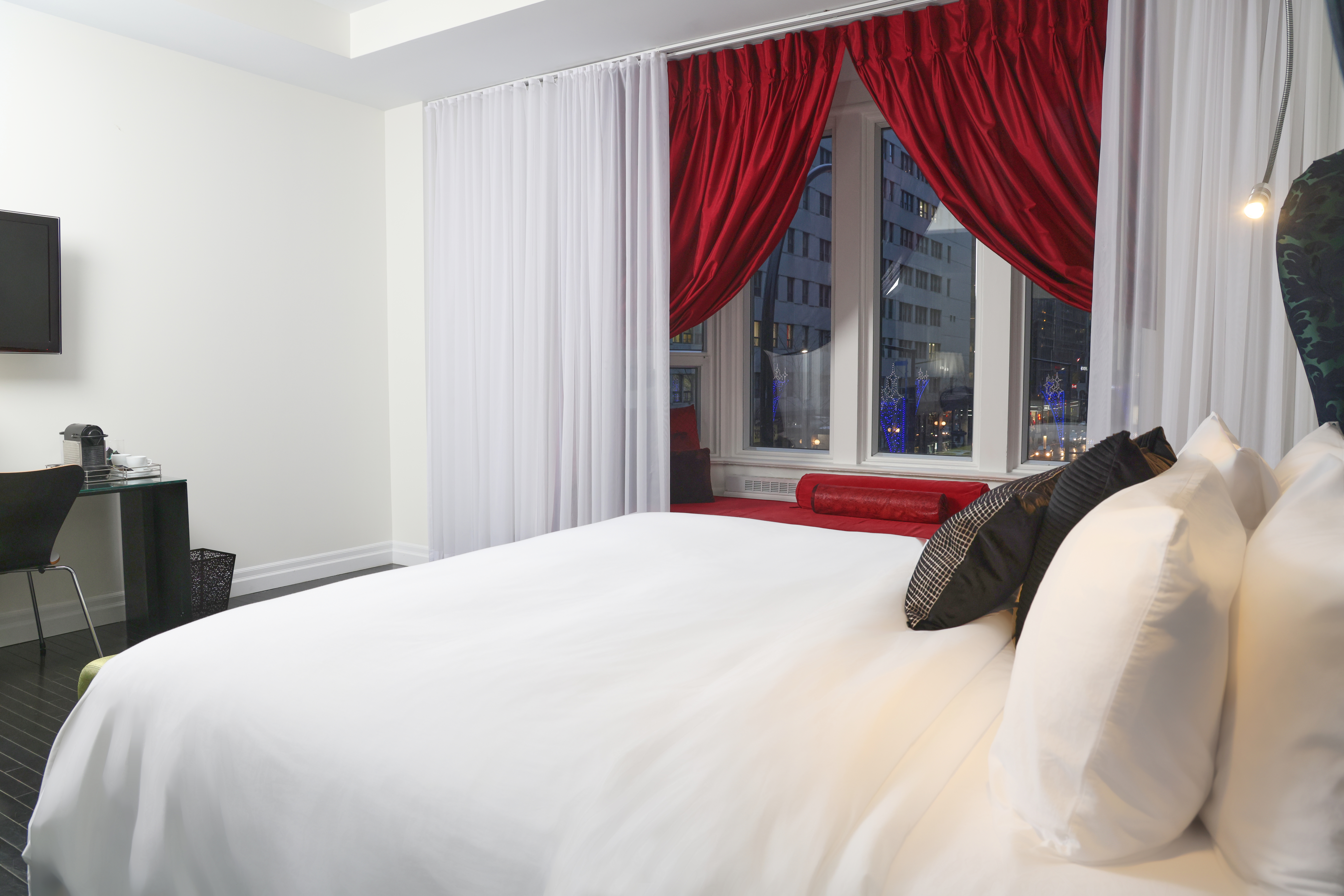 Suite Queen Size Bed