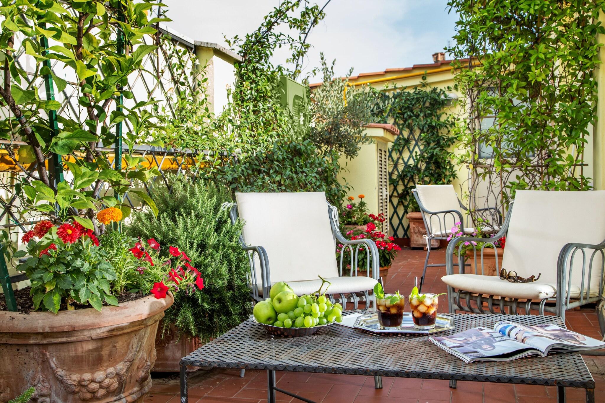 Junior Suite Queen Size Bed