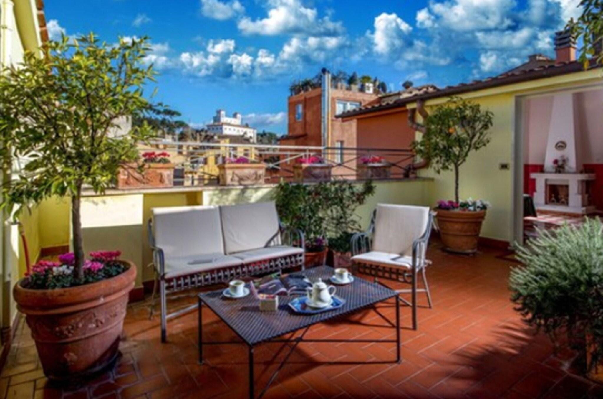 Junior Suite Queen Size Bed