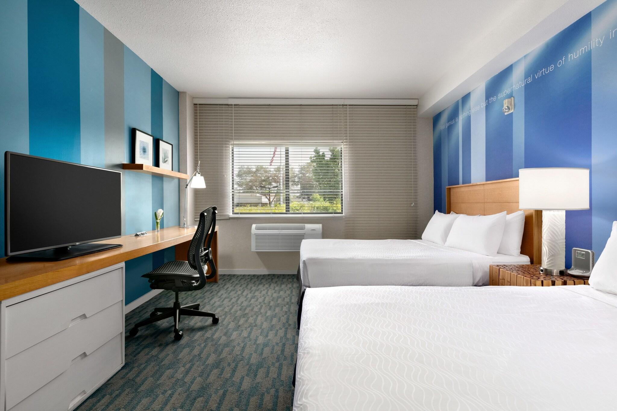 Double Deluxe Two Queen Beds