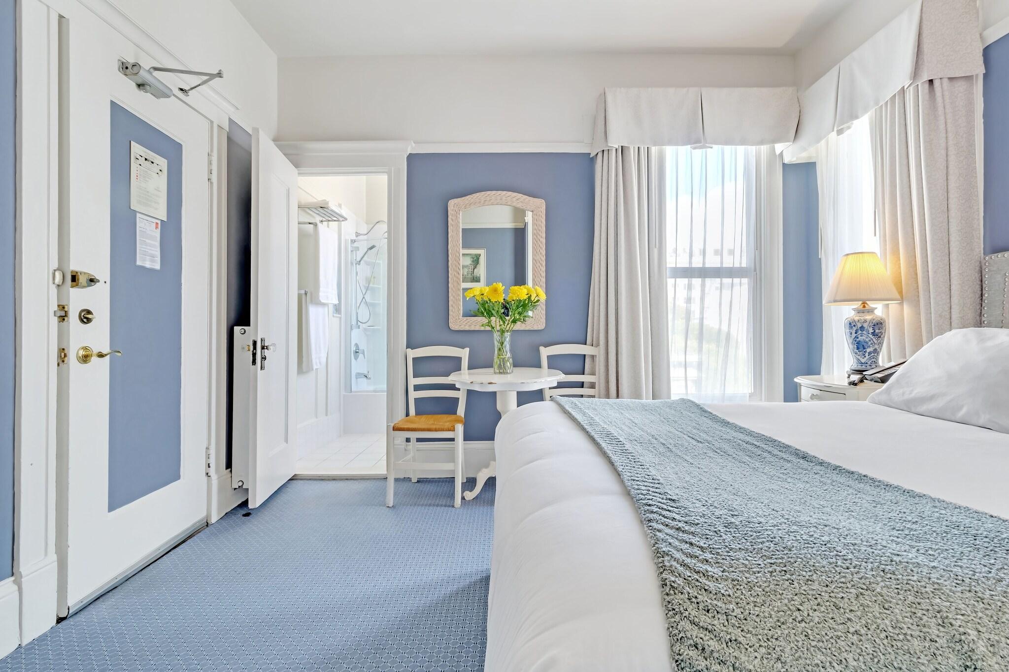 Double Deluxe Queen Bed