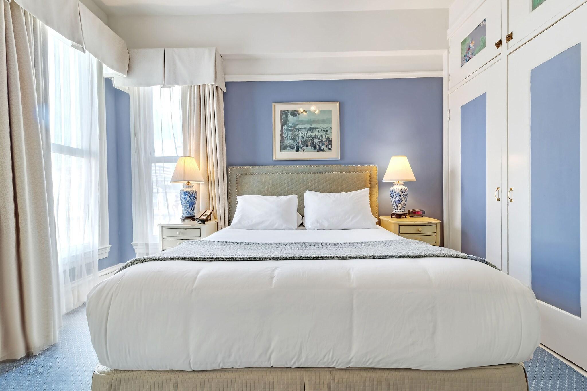 Double Deluxe Queen Bed