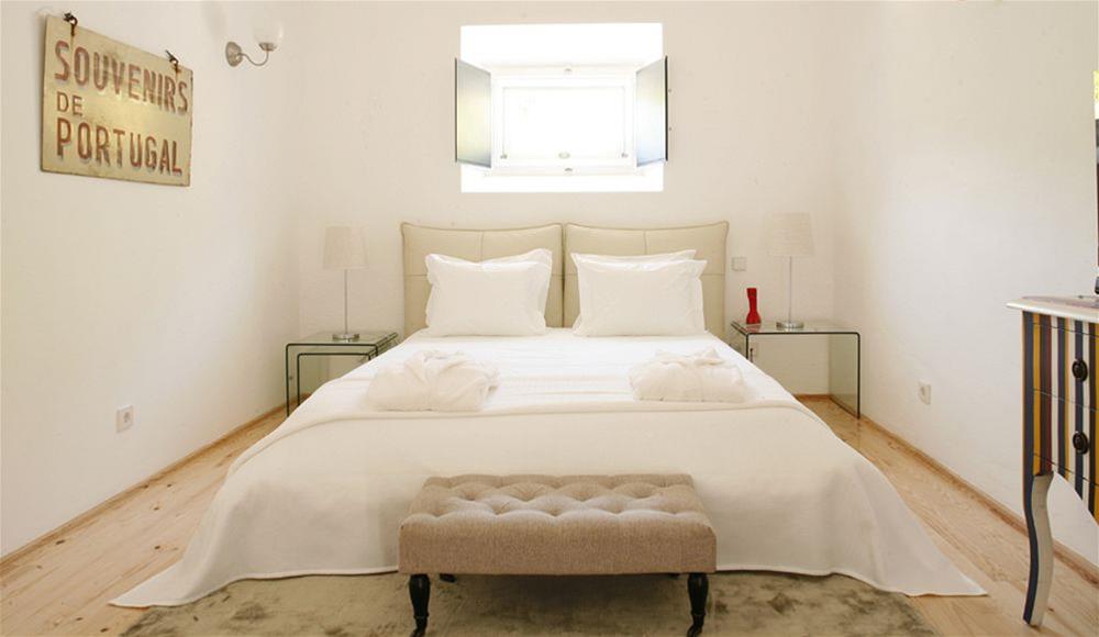 Double Queen Size Bed