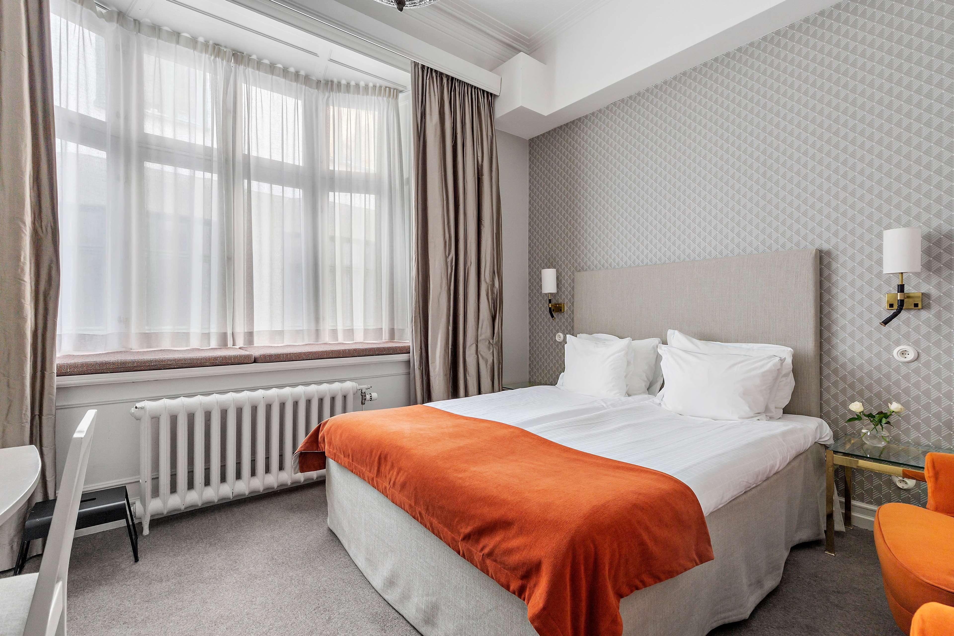 Double Queen Bed Non Smoking