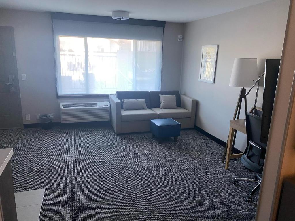 Suite King Bed One Bedroom 