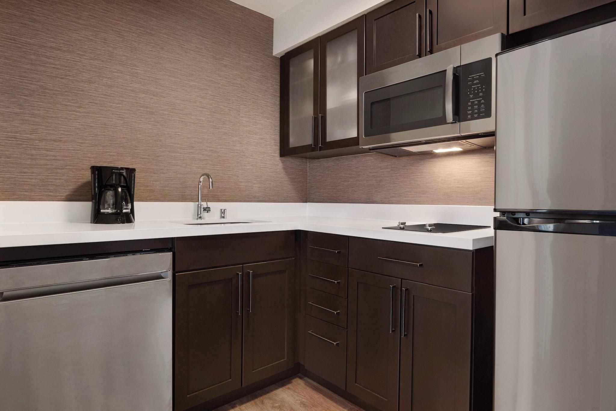 Suite Accessible-queen Size Bed