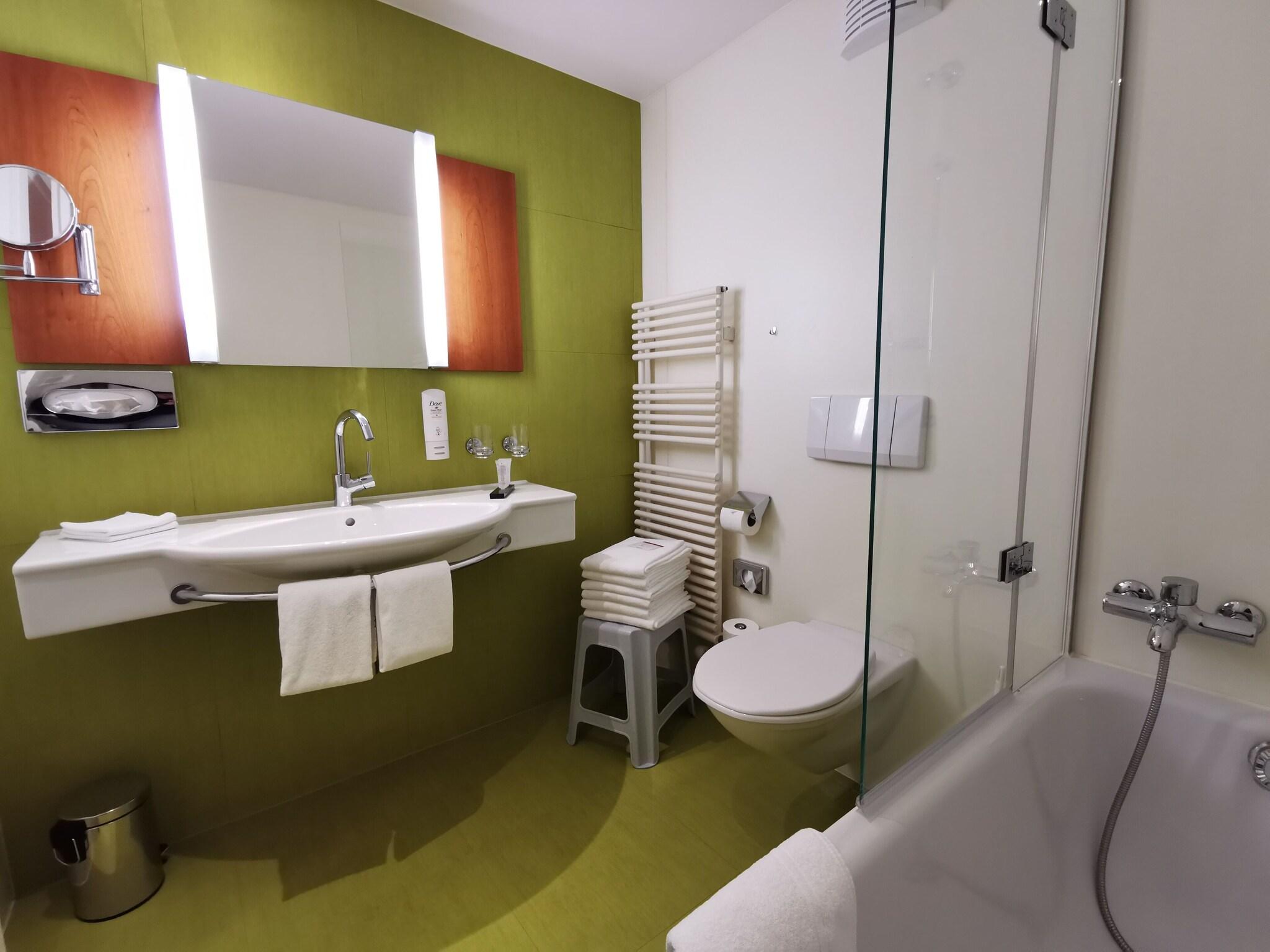 Twin Superior Mountain View