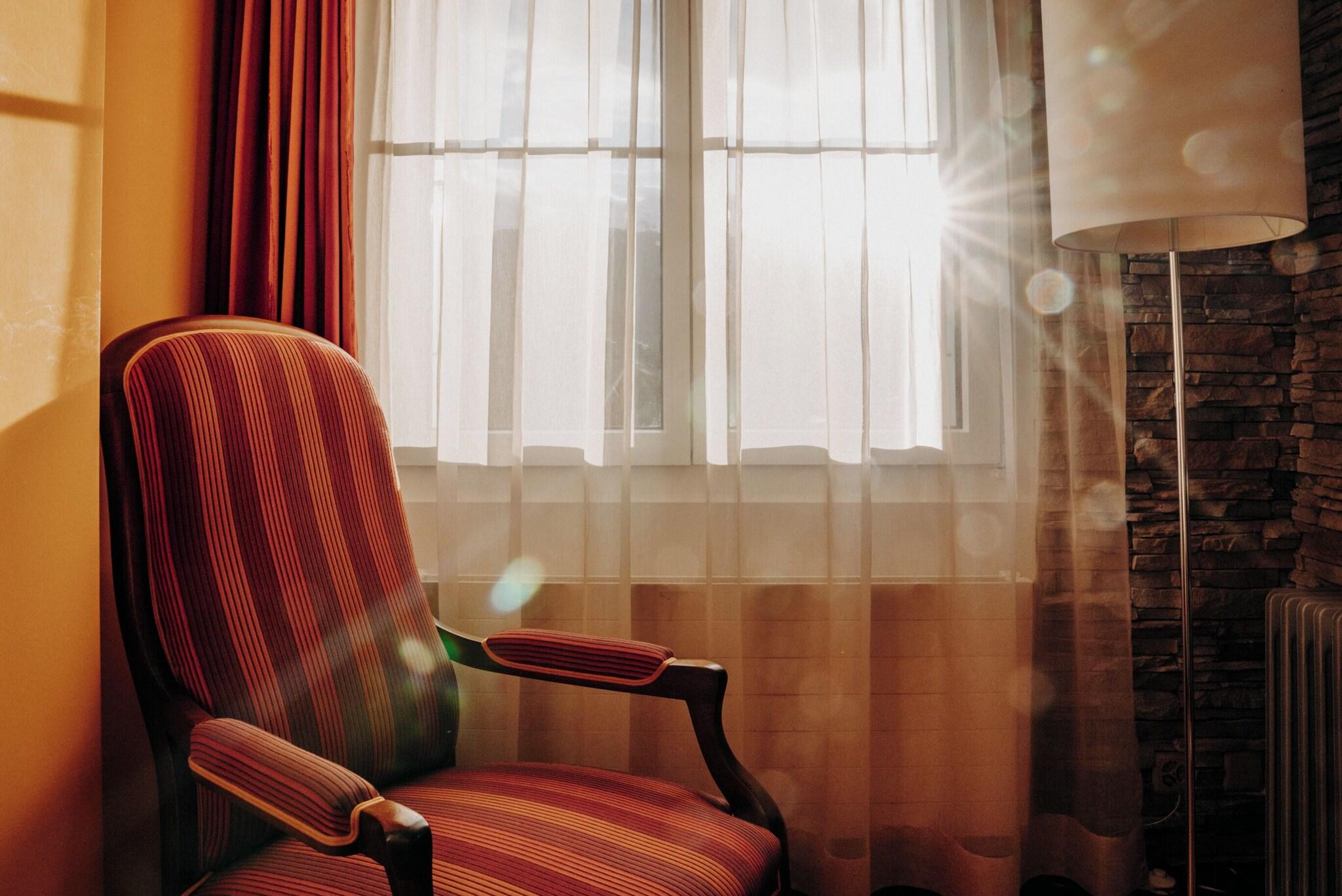 Single Superior Mountain View