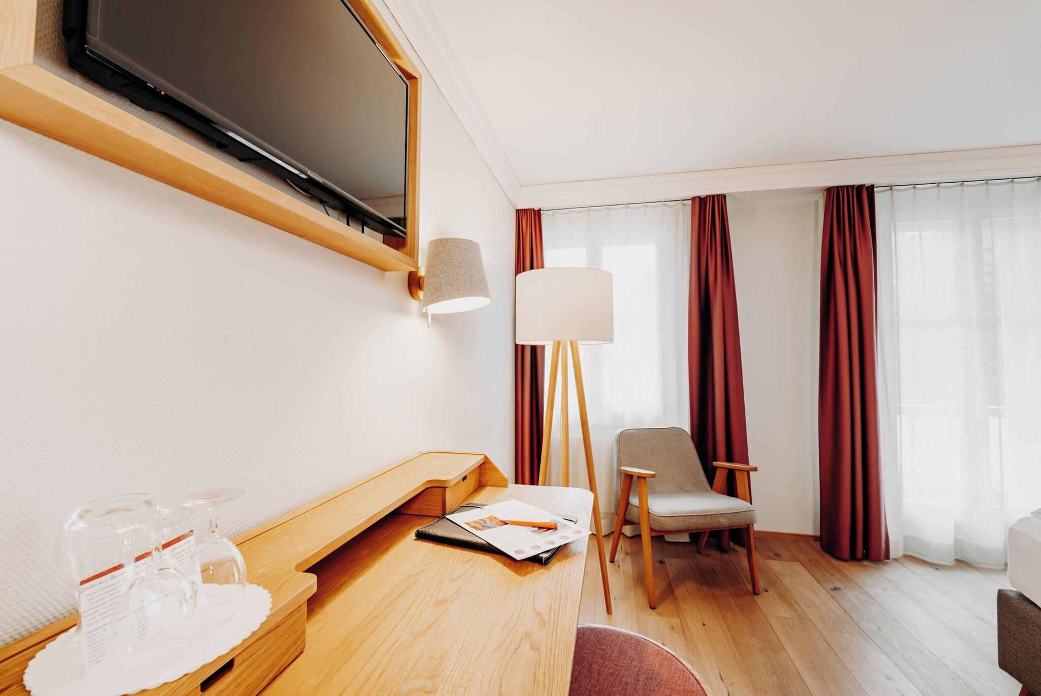 Twin Deluxe Mountain View