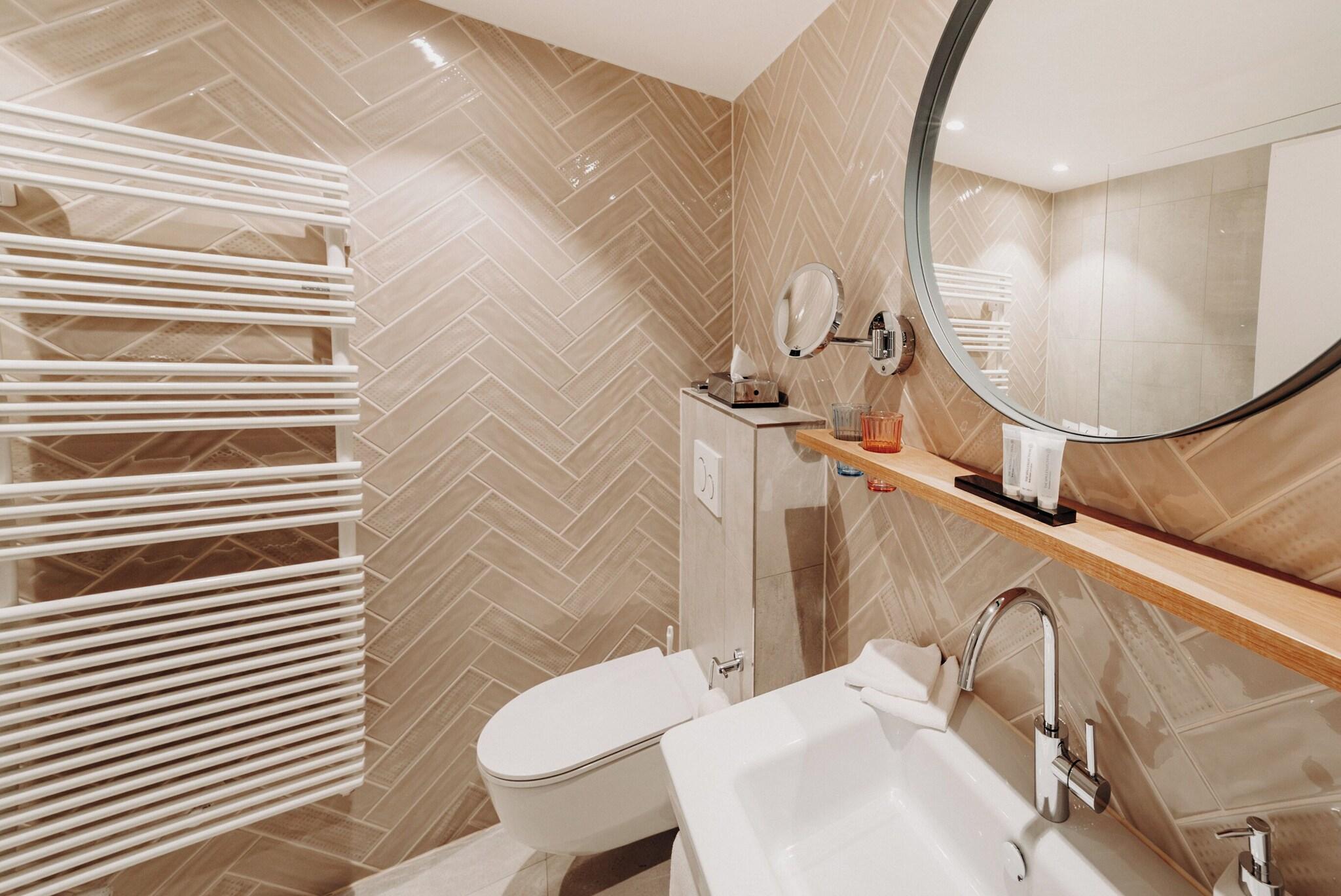 Twin Deluxe Mountain View