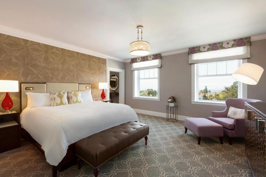 Junior Suite King Size Bed