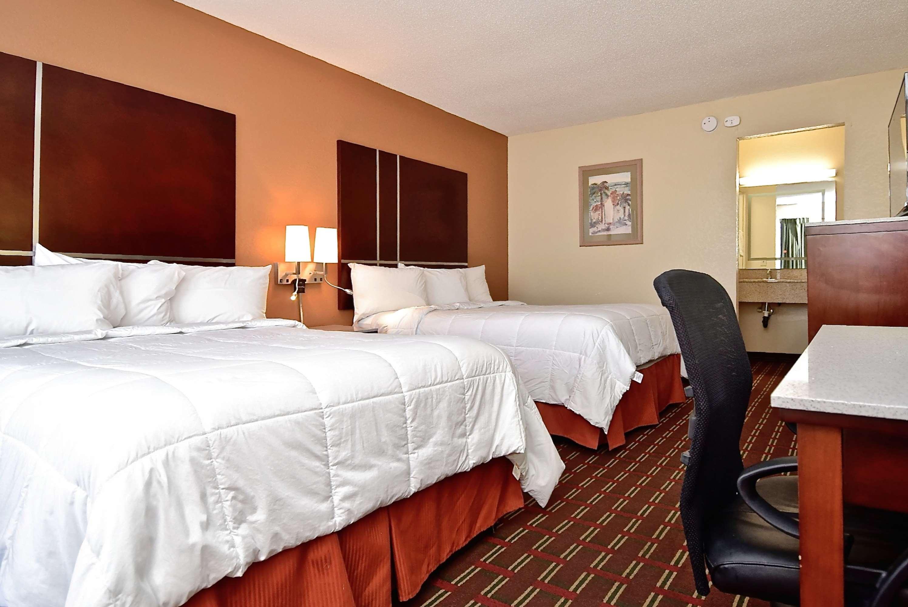 Quadruple Non Smoking