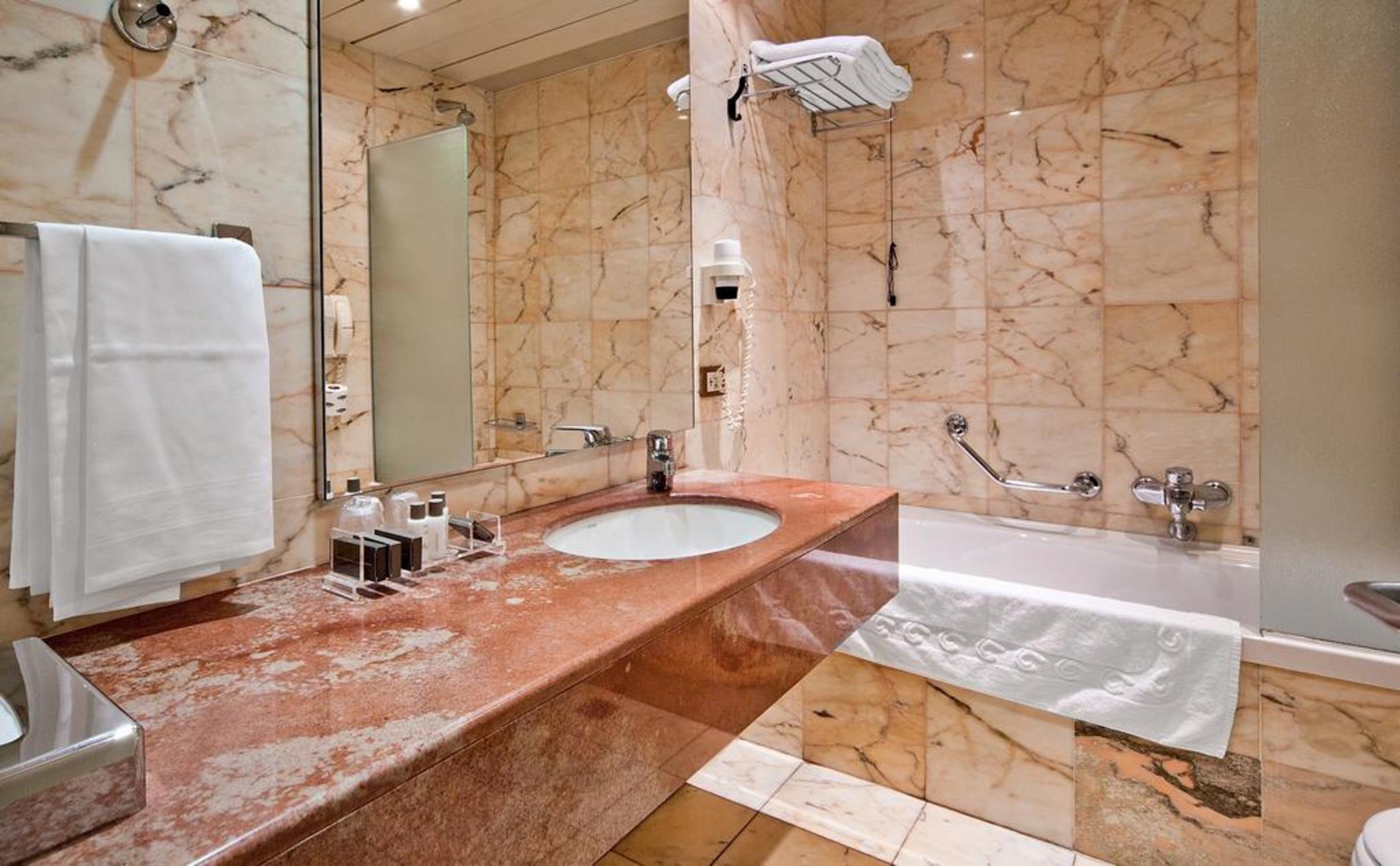 Double or Twin Standard