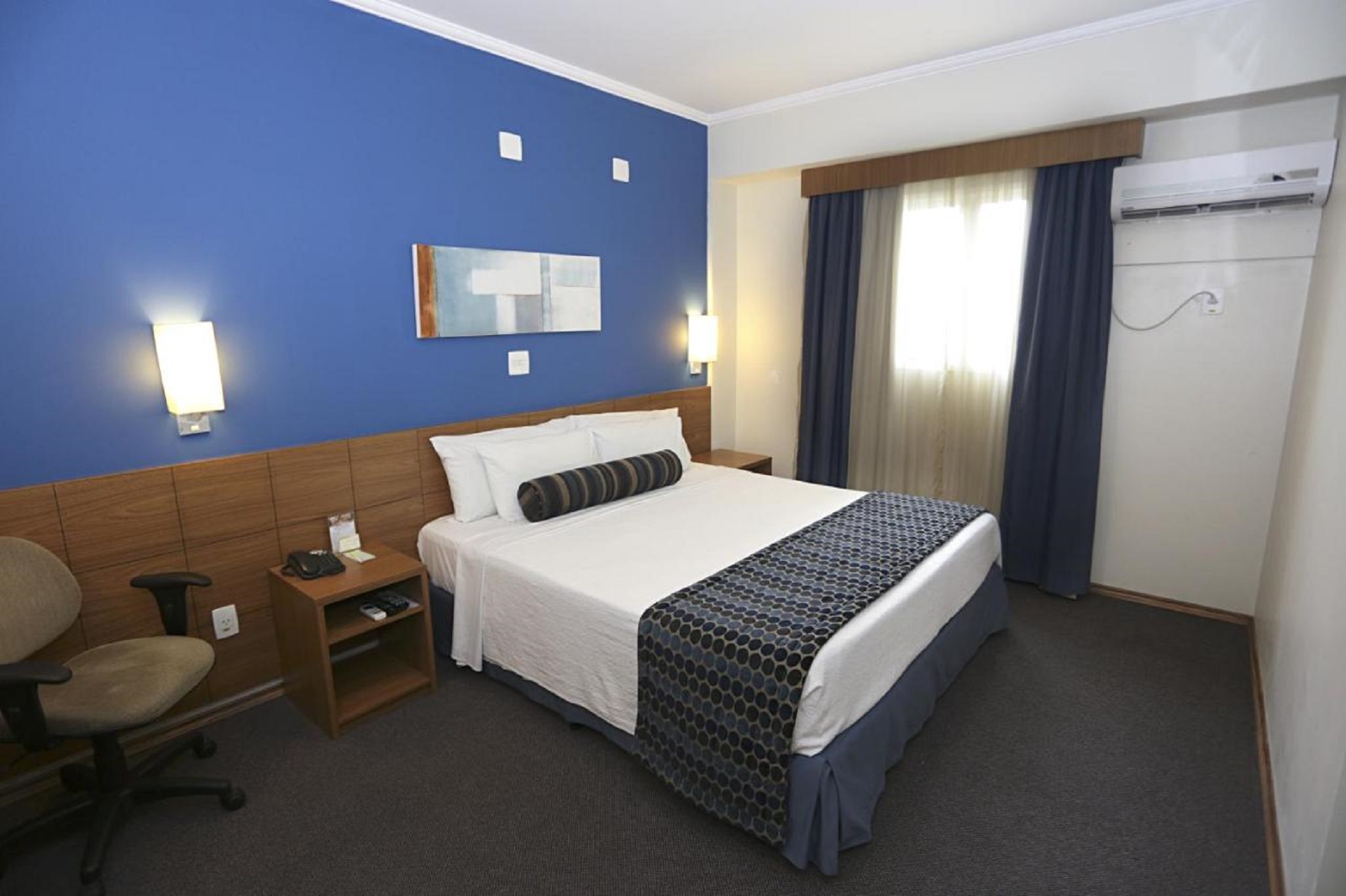 Double Queen Size Bed