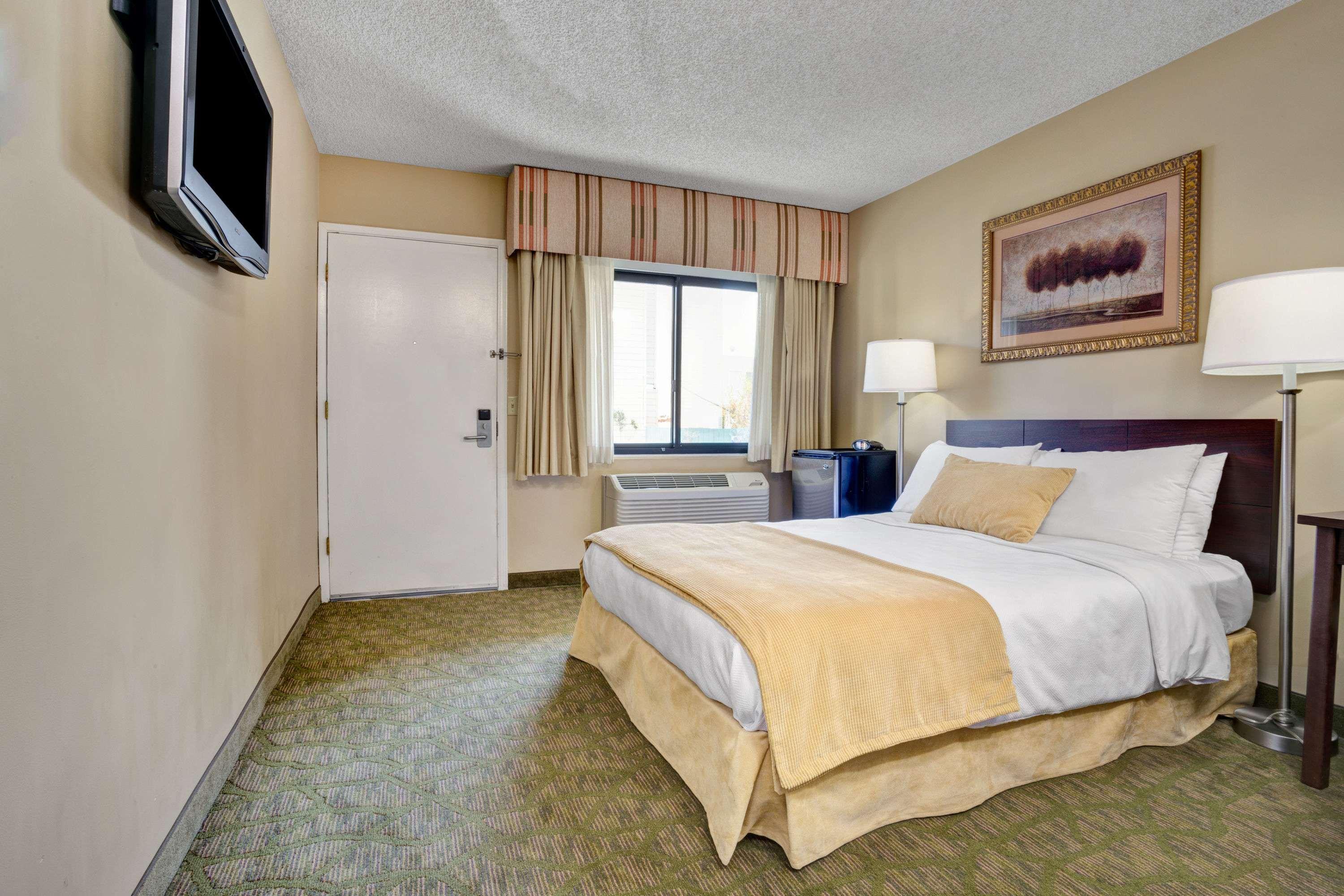 Double Queen Bed Non Smoking