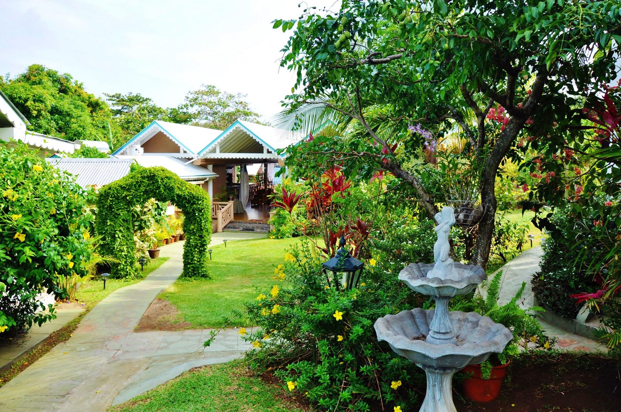 Family Room Garden View Two Queen Beds