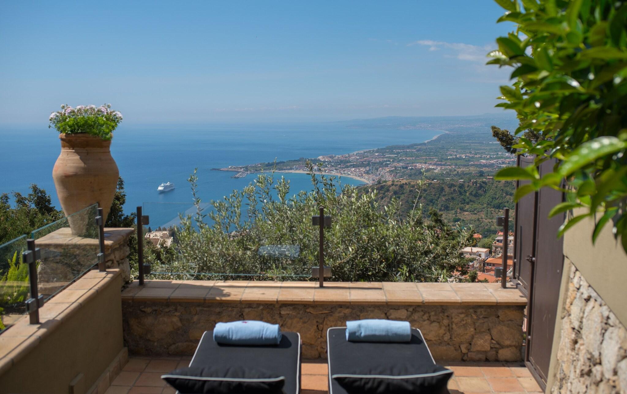 Double Deluxe with Views